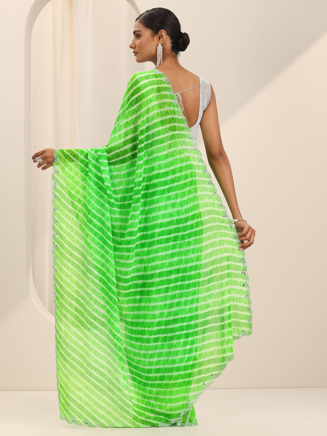  Green Printed Georgette Saree With Unstitched Blouse Piece 