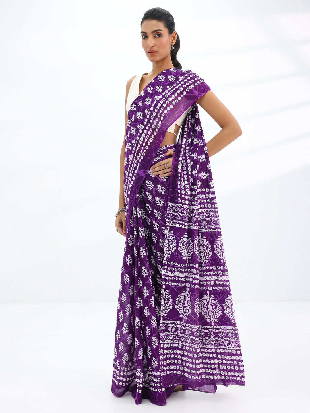  Burgundy Printed Cotton Saree With Unstitched Blouse Piece 