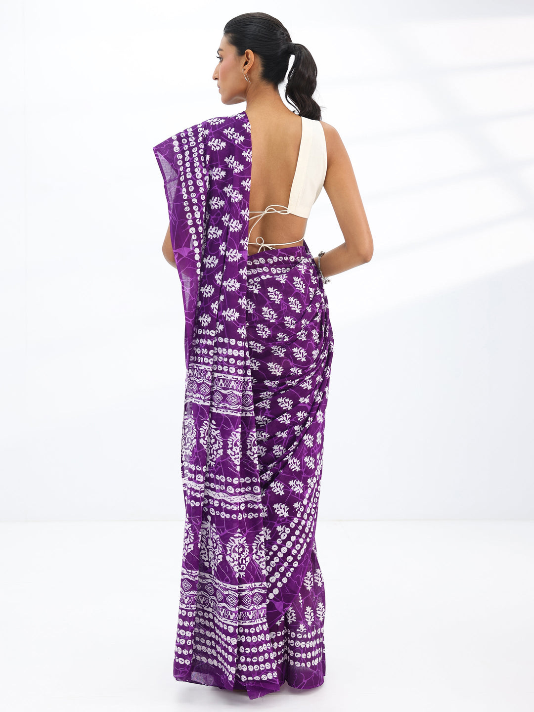  Burgundy Printed Cotton Saree With Unstitched Blouse Piece 