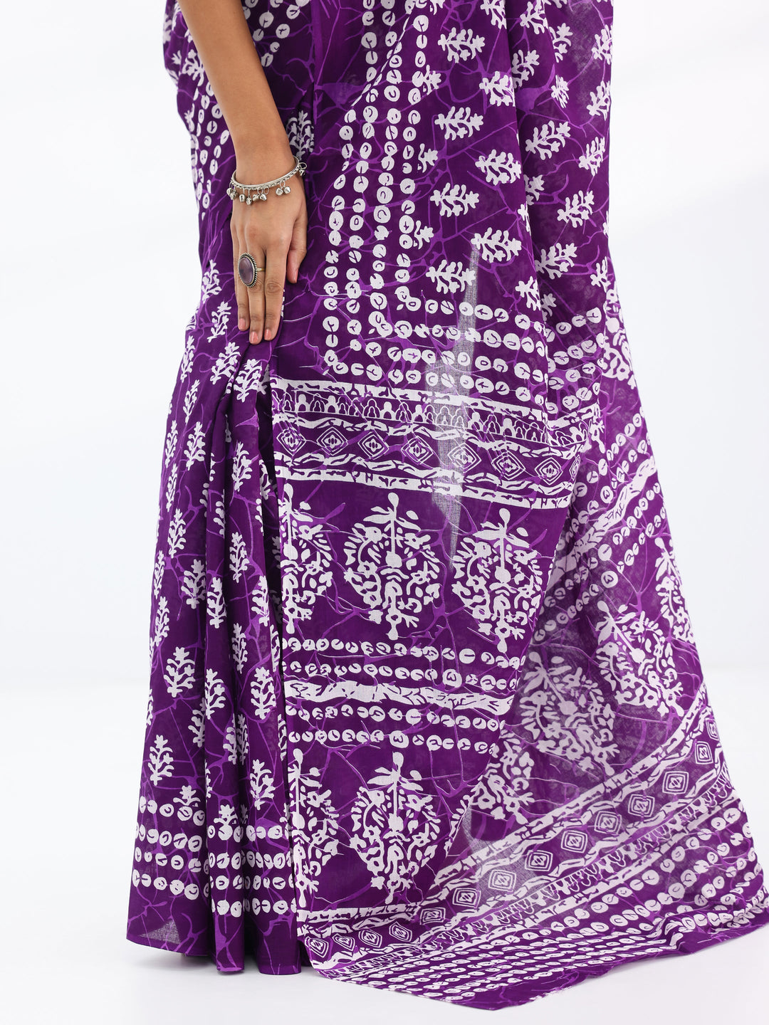  Burgundy Printed Cotton Saree With Unstitched Blouse Piece 