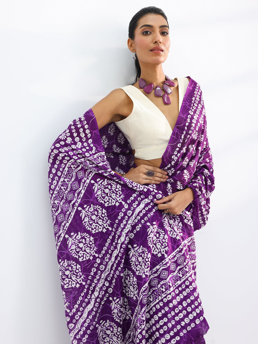  Burgundy Printed Cotton Saree With Unstitched Blouse Piece 