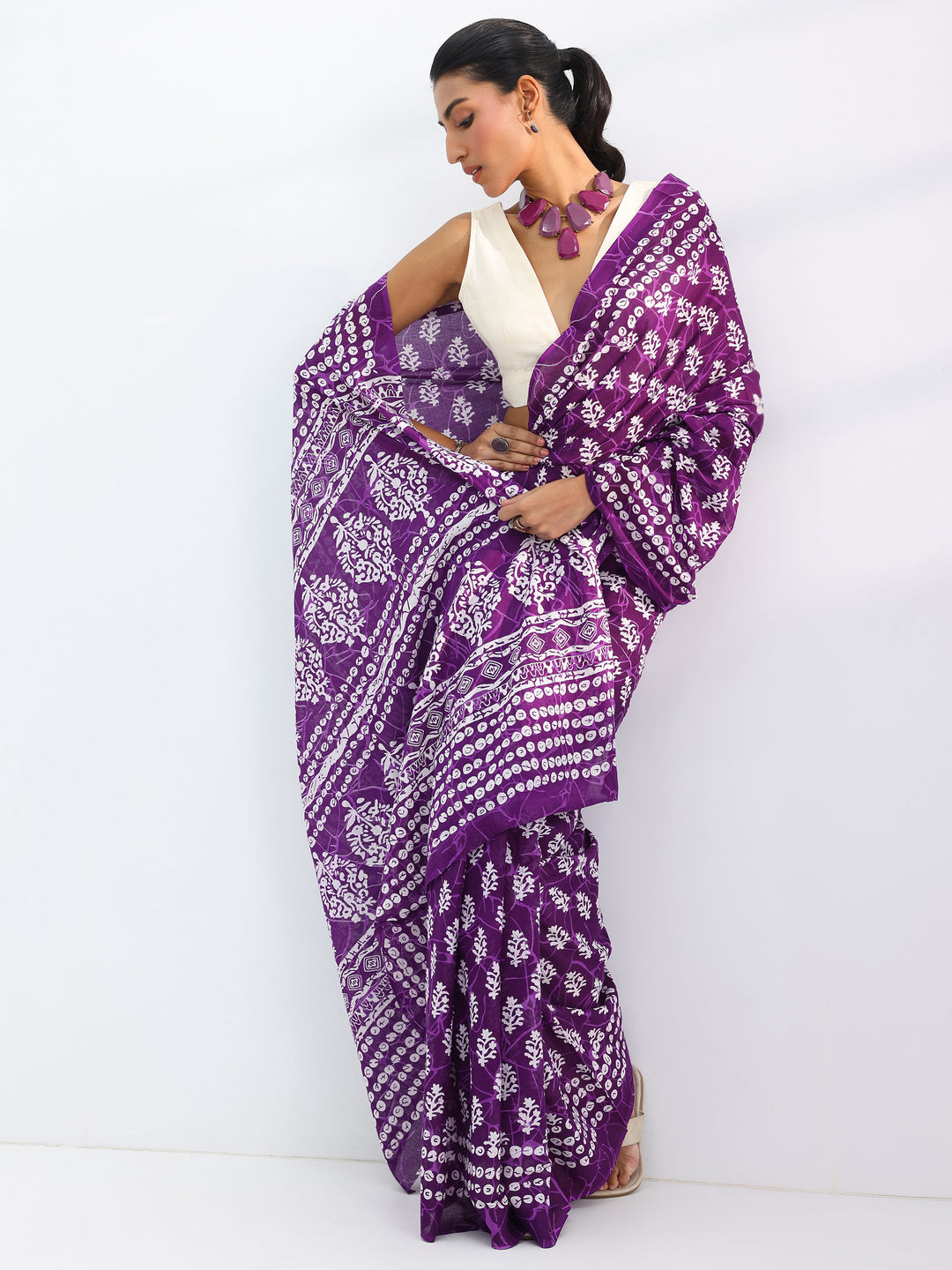  Burgundy Printed Cotton Saree With Unstitched Blouse Piece 