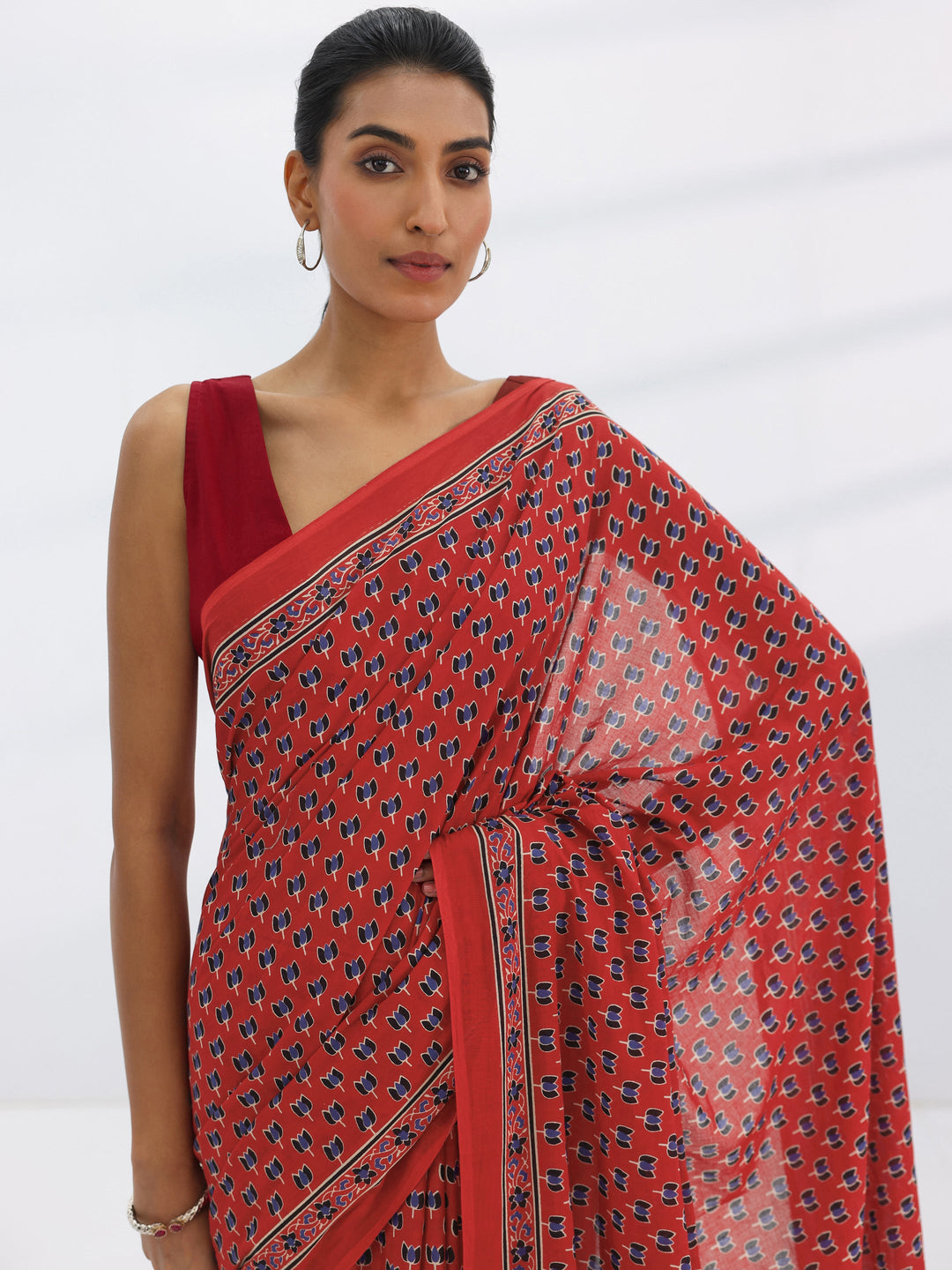  Red Printed Cotton Saree With Unstitched Blouse Piece 