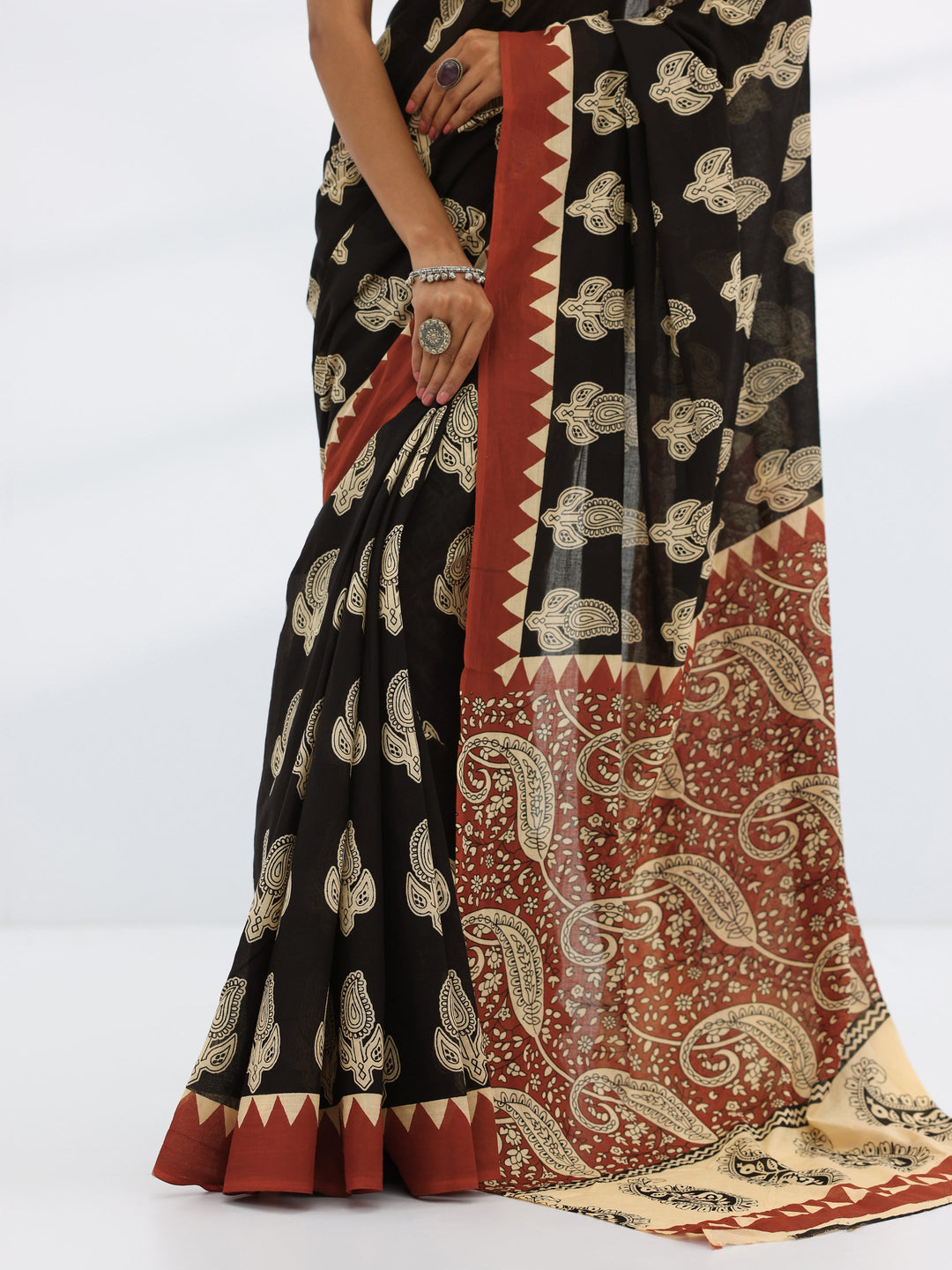  Black Printed Cotton Saree With Unstitched Blouse Piece 