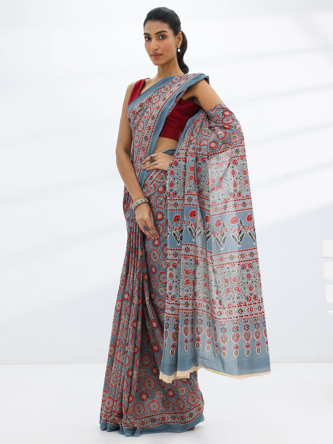  Grey Printed Cotton Saree With Unstitched Blouse Piece 