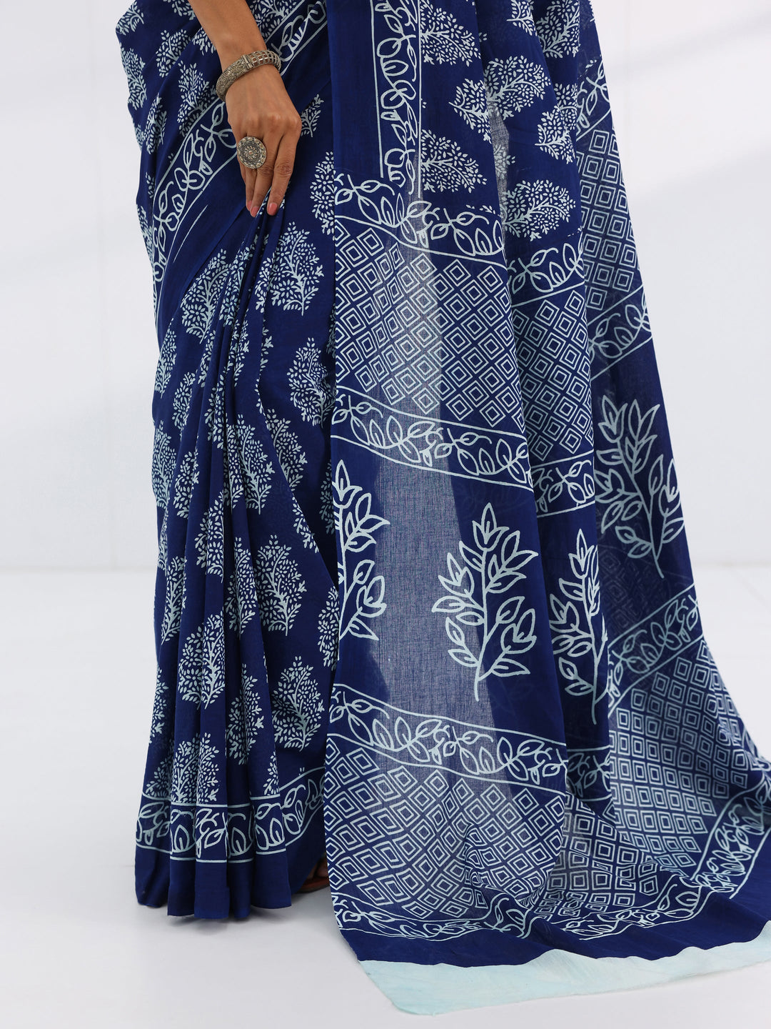  Blue Solid Cotton Saree With Unstitched Blouse Piece 