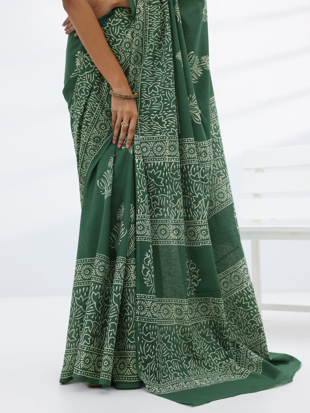  Green Printed Cotton Saree With Unstitched Blouse Piece 