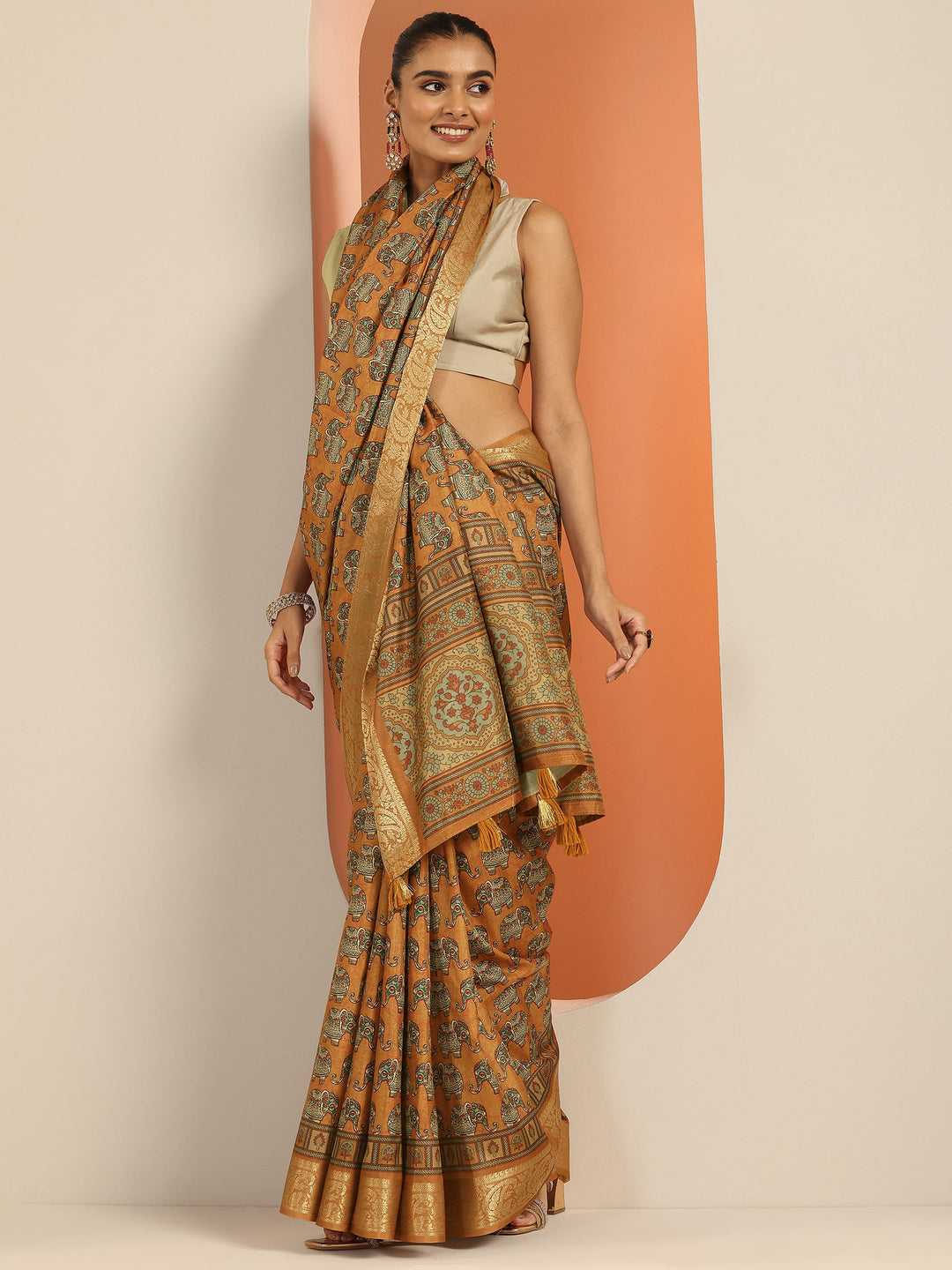  Mustard Printed Silk Blend Saree With Unstitched Blouse Piece 