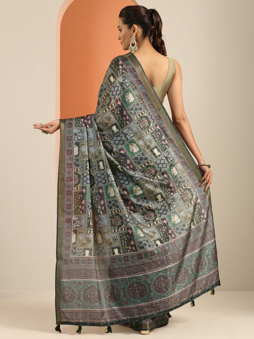  Grey Printed Silk Blend Saree With Unstitched Blouse Piece 