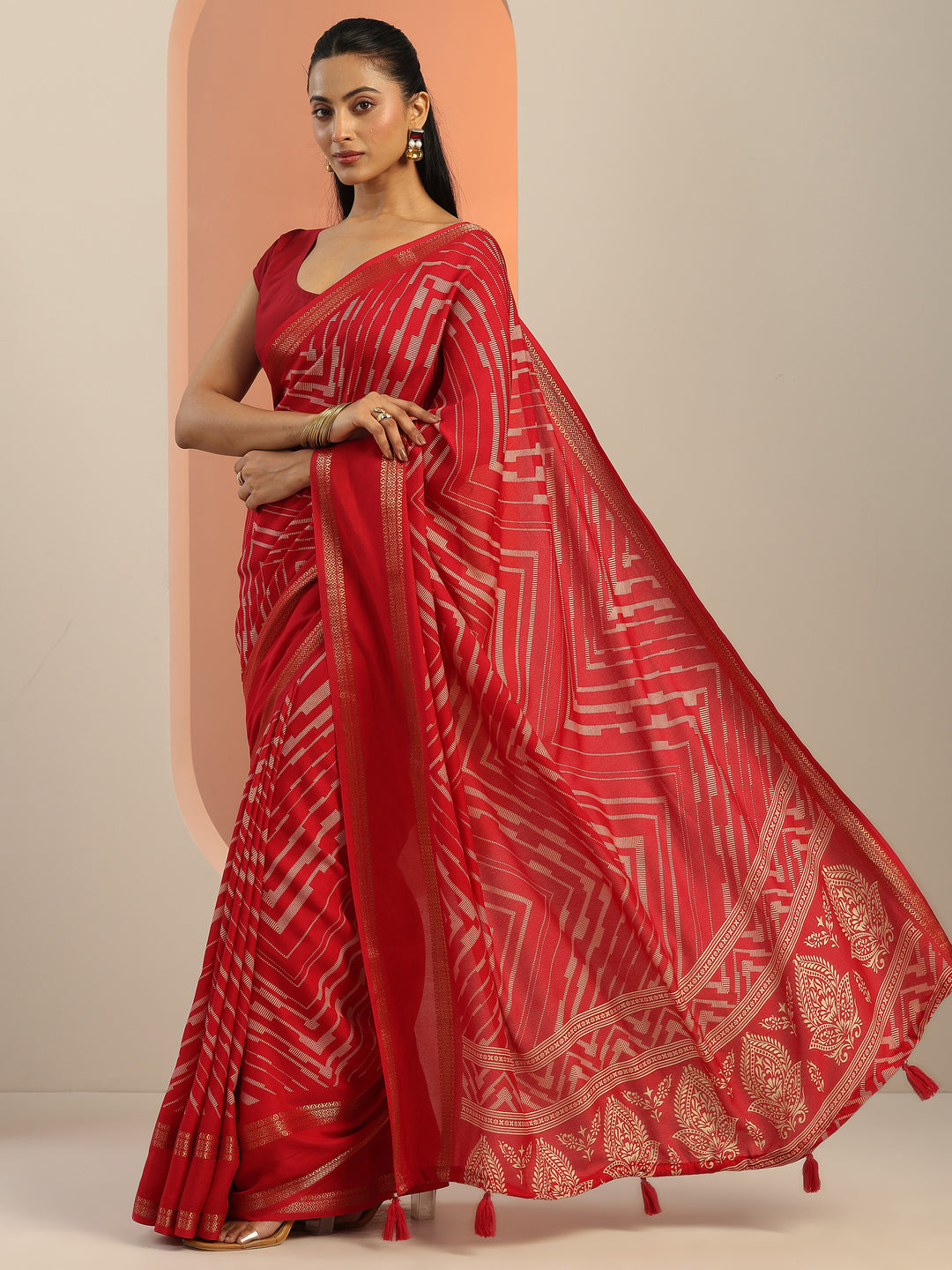  Red Printed Georgette Saree With Unstitched Blouse Piece 