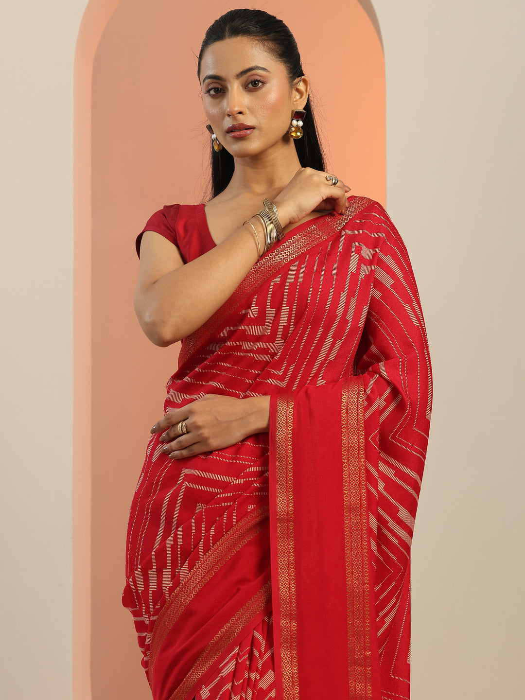  Red Printed Georgette Saree With Unstitched Blouse Piece 