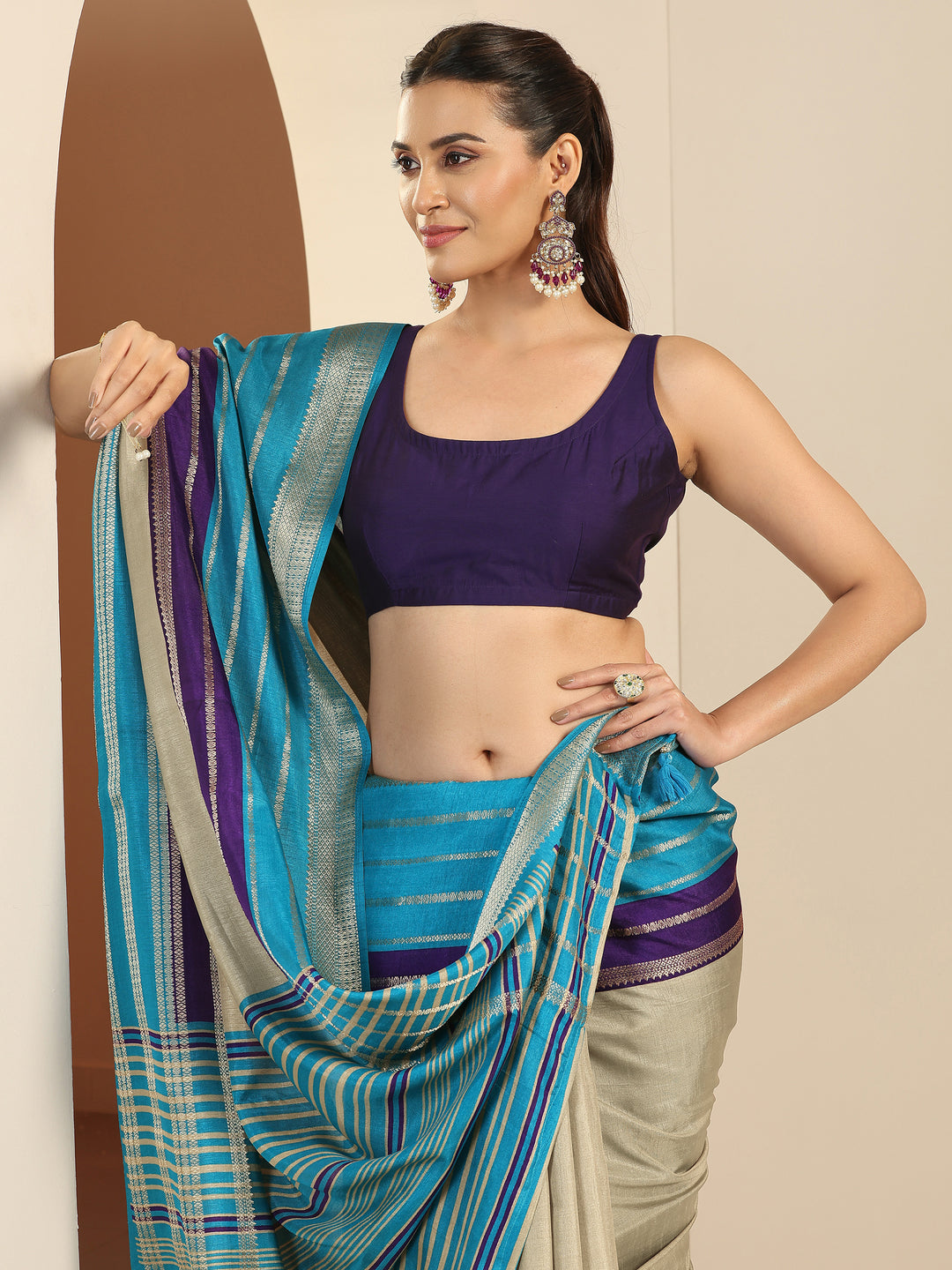 Beige Printed Silk Blend Saree With Unstitched Blouse Piece