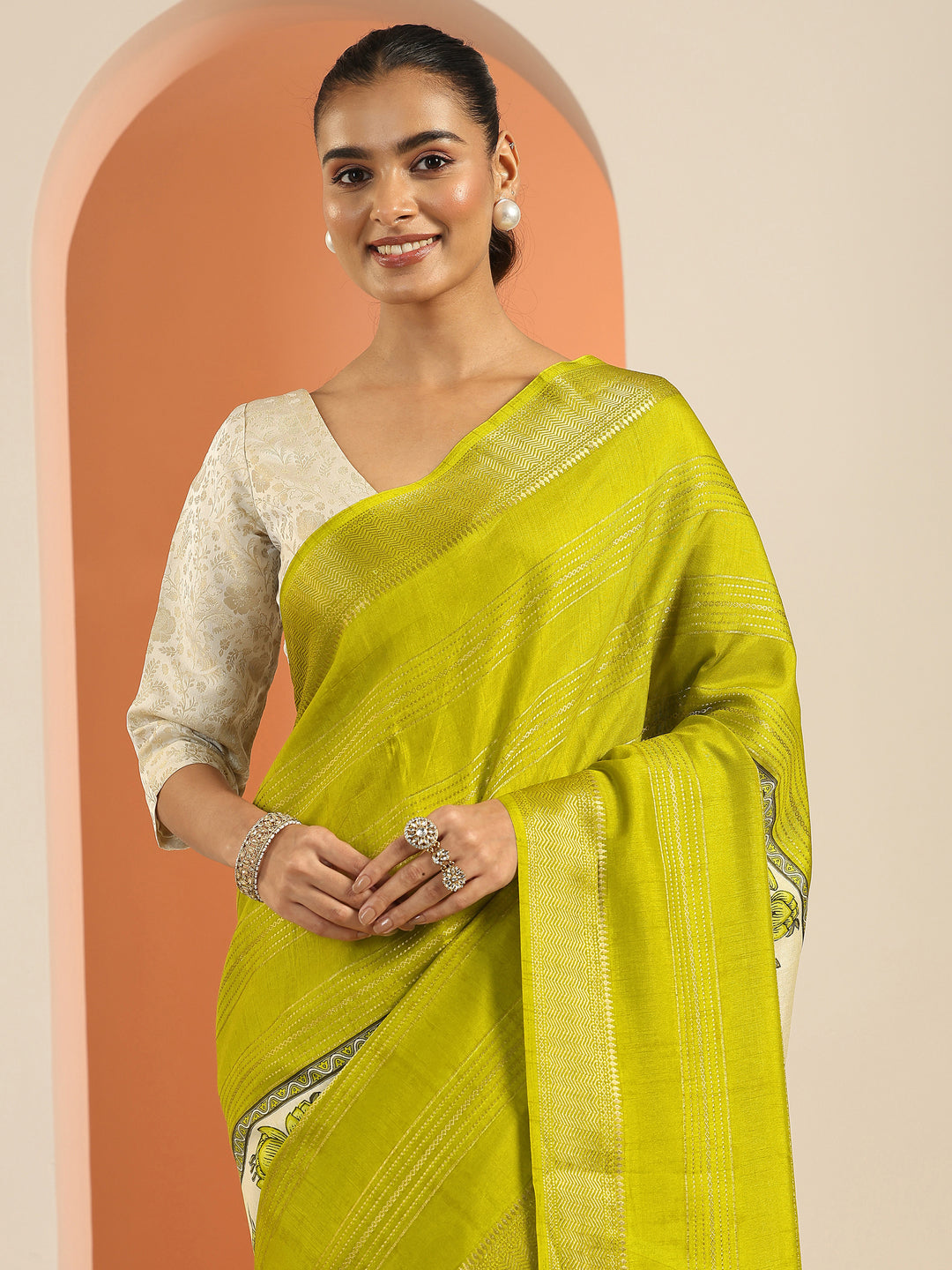  Green Printed Silk Blend Saree With Unstitched Blouse Piece 