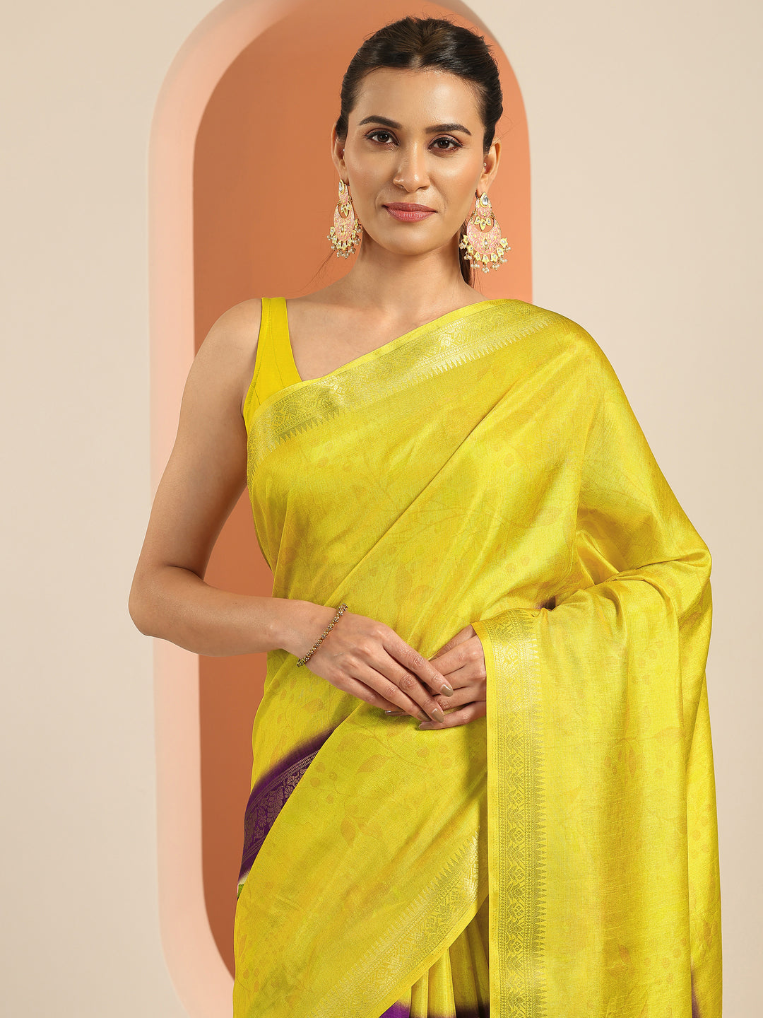  Yellow Printed Georgette Saree With Unstitched Blouse Piece 