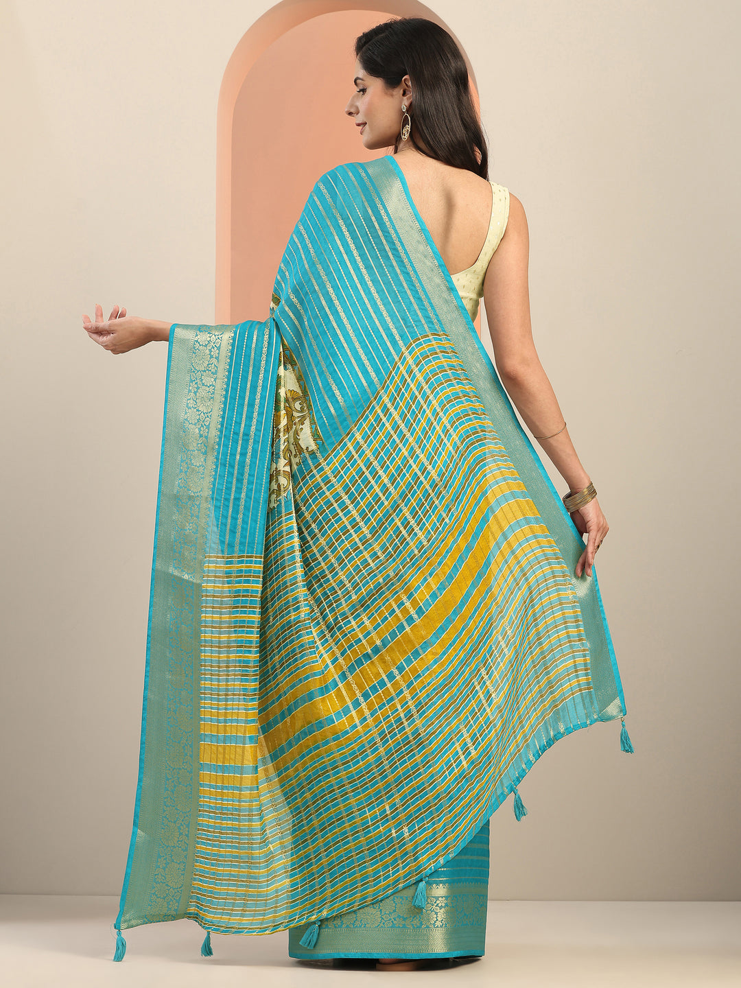  Multi Printed Silk Blend Saree With Unstitched Blouse Piece 