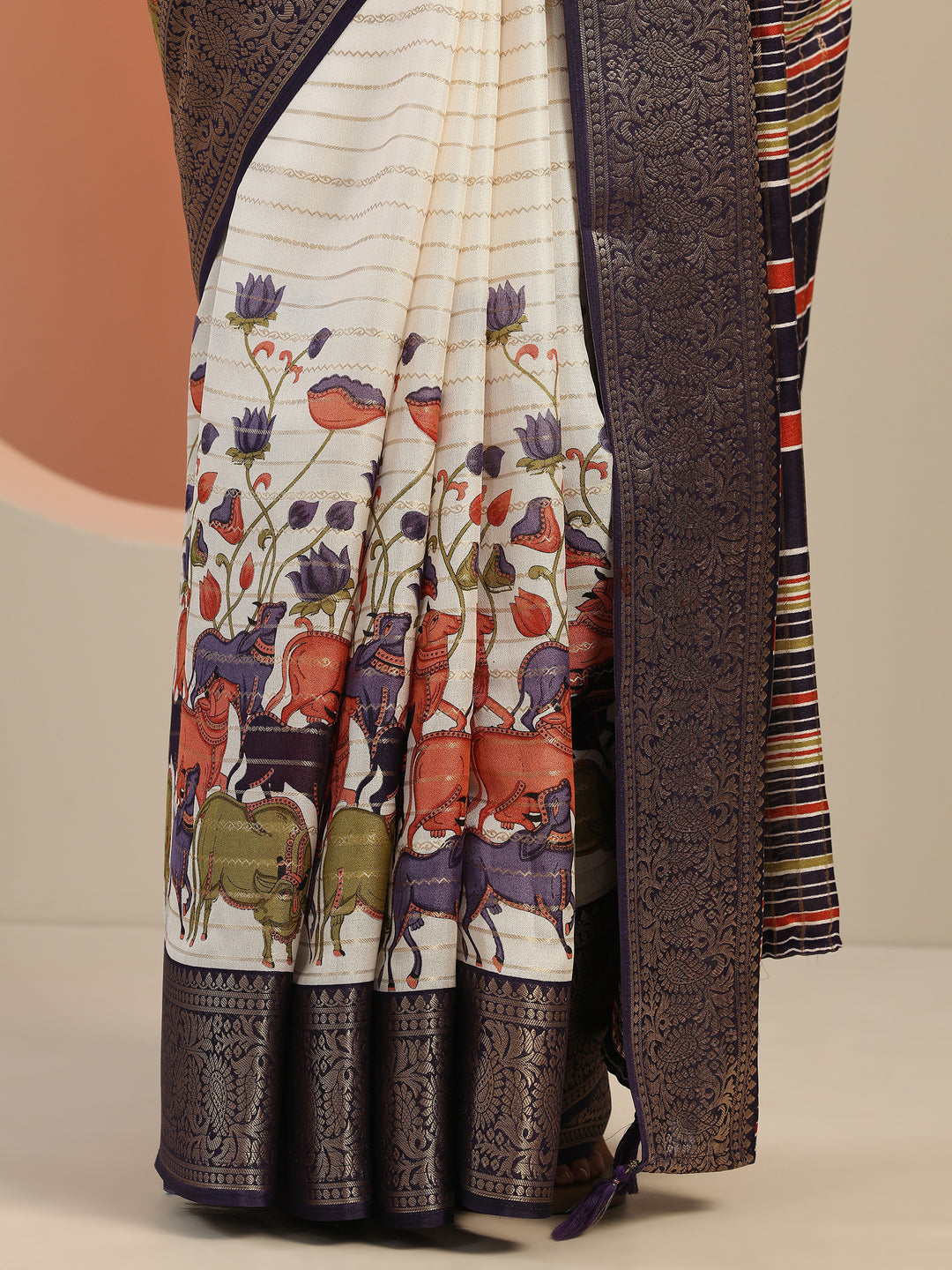  Off white Printed Silk Blend Saree With Unstitched Blouse Piece 