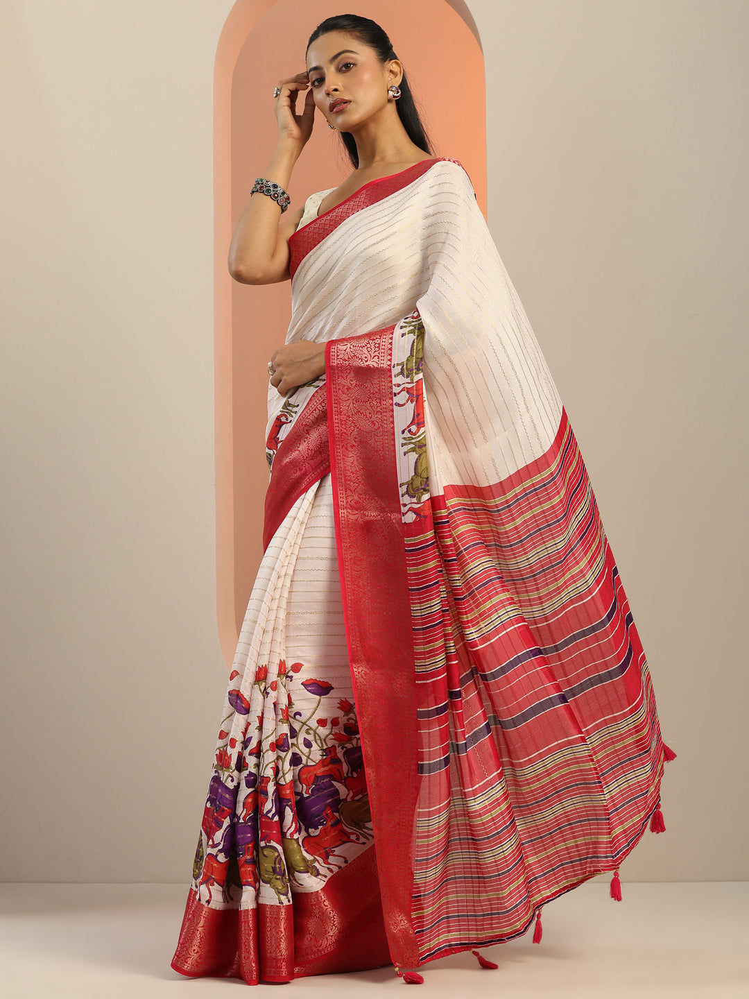  Off White Printed Silk Blend Saree With Unstitched Blouse Piece 