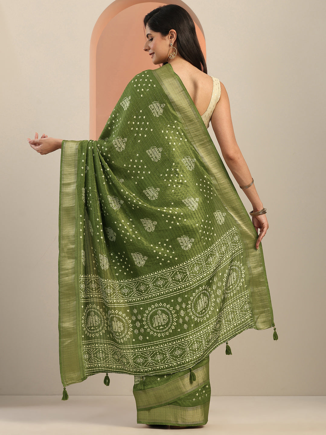  Green Printed Silk Blend Saree With Unstitched Blouse Piece 