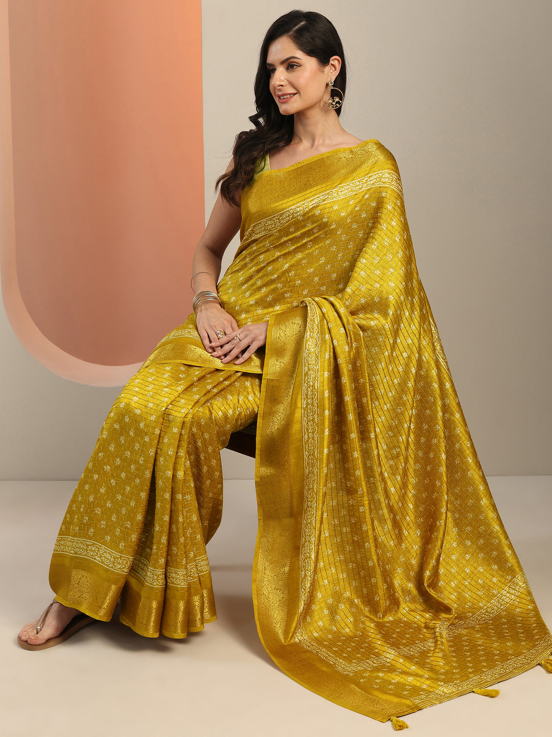  Mustard Printed Silk Blend Saree With Unstitched Blouse Piece 