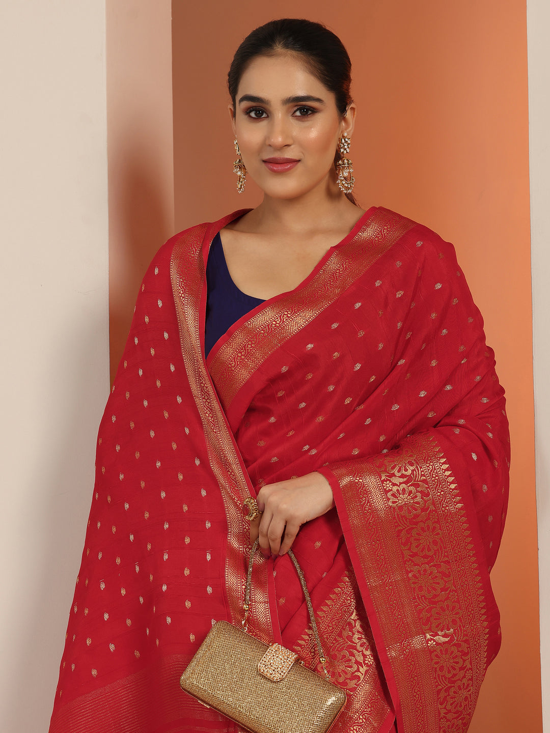 Red Woven Design Silk Blend Saree With Unstitched Blouse Piece