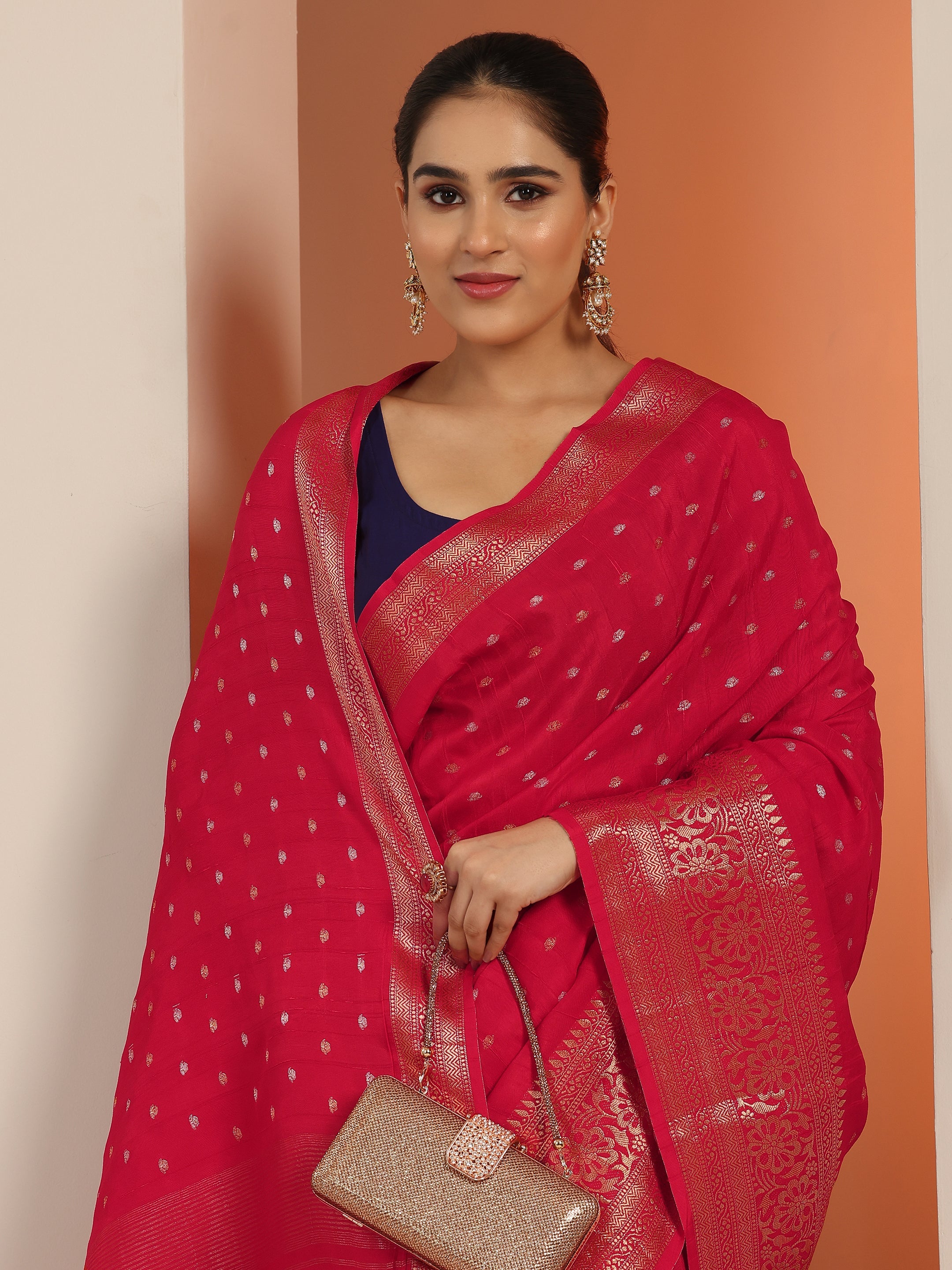 Red Woven Design Silk Blend Saree With Unstitched Blouse Piece-image-45