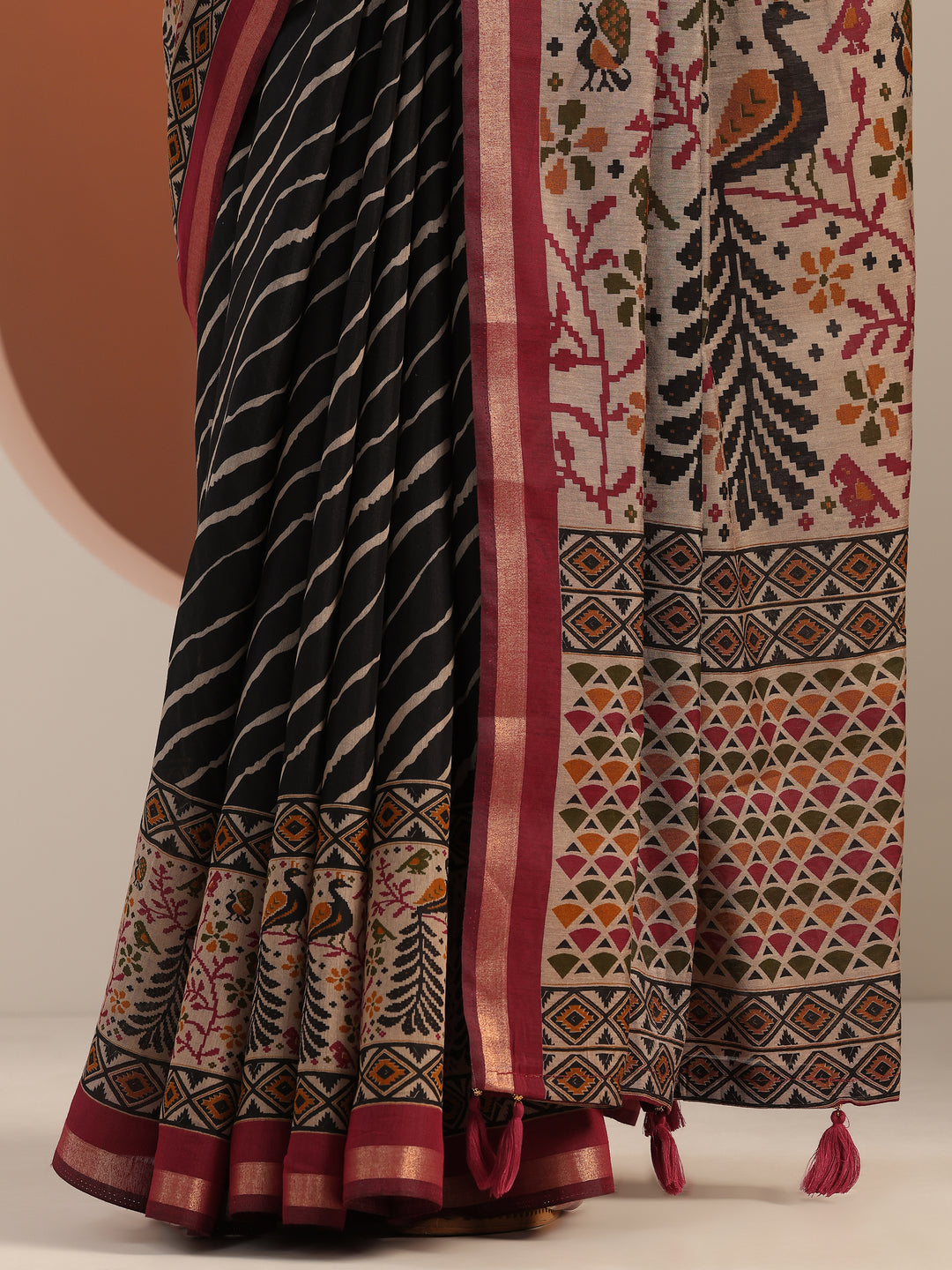  Black Printed Cotton Blend Saree With Unstitched Blouse Piece 