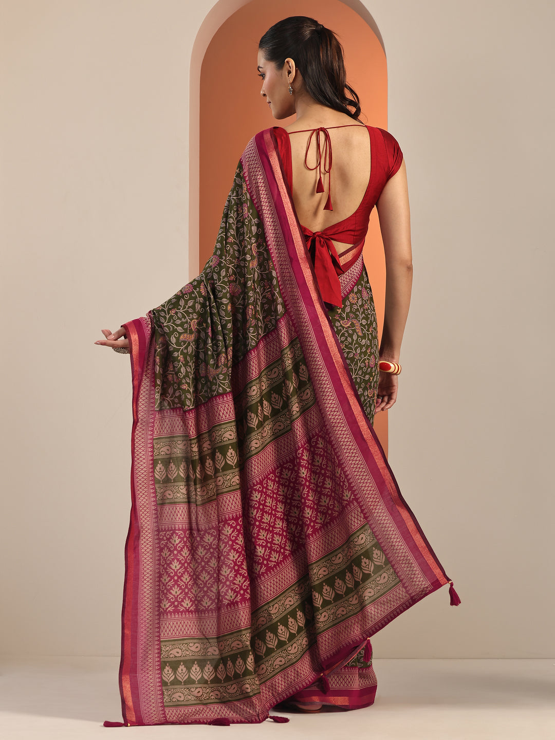  Green Printed Cotton Blend Saree With Unstitched Blouse Piece 