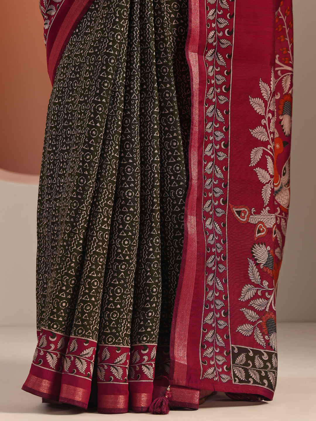  Green Printed Cotton Blend Saree With Unstitched Blouse Piece 