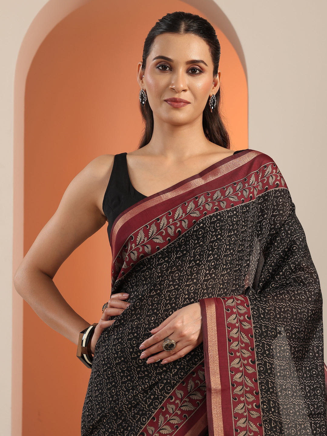  Black Printed Cotton Blend Saree With Unstitched Blouse Piece 