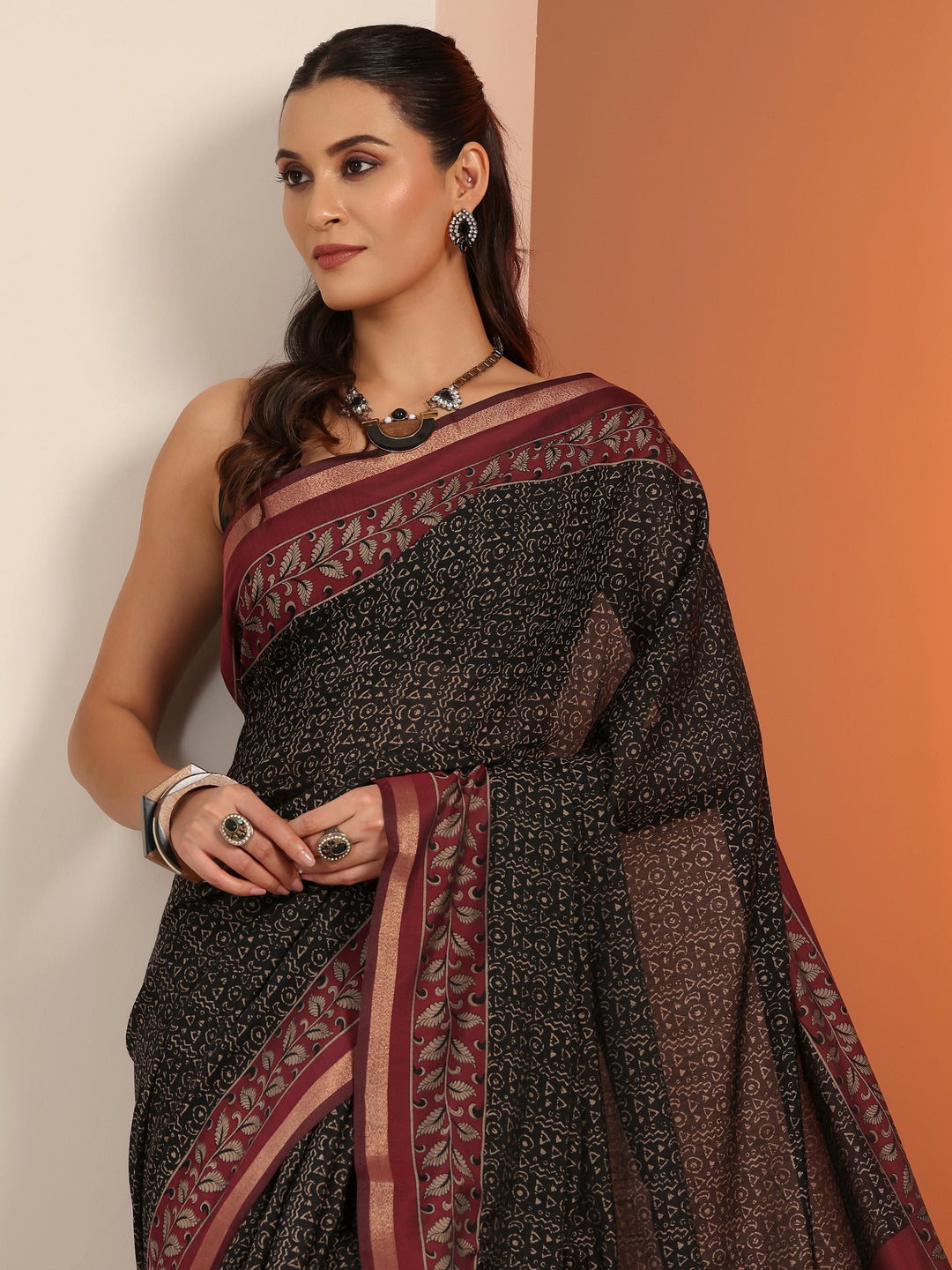  Black Printed Cotton Blend Saree With Unstitched Blouse Piece 