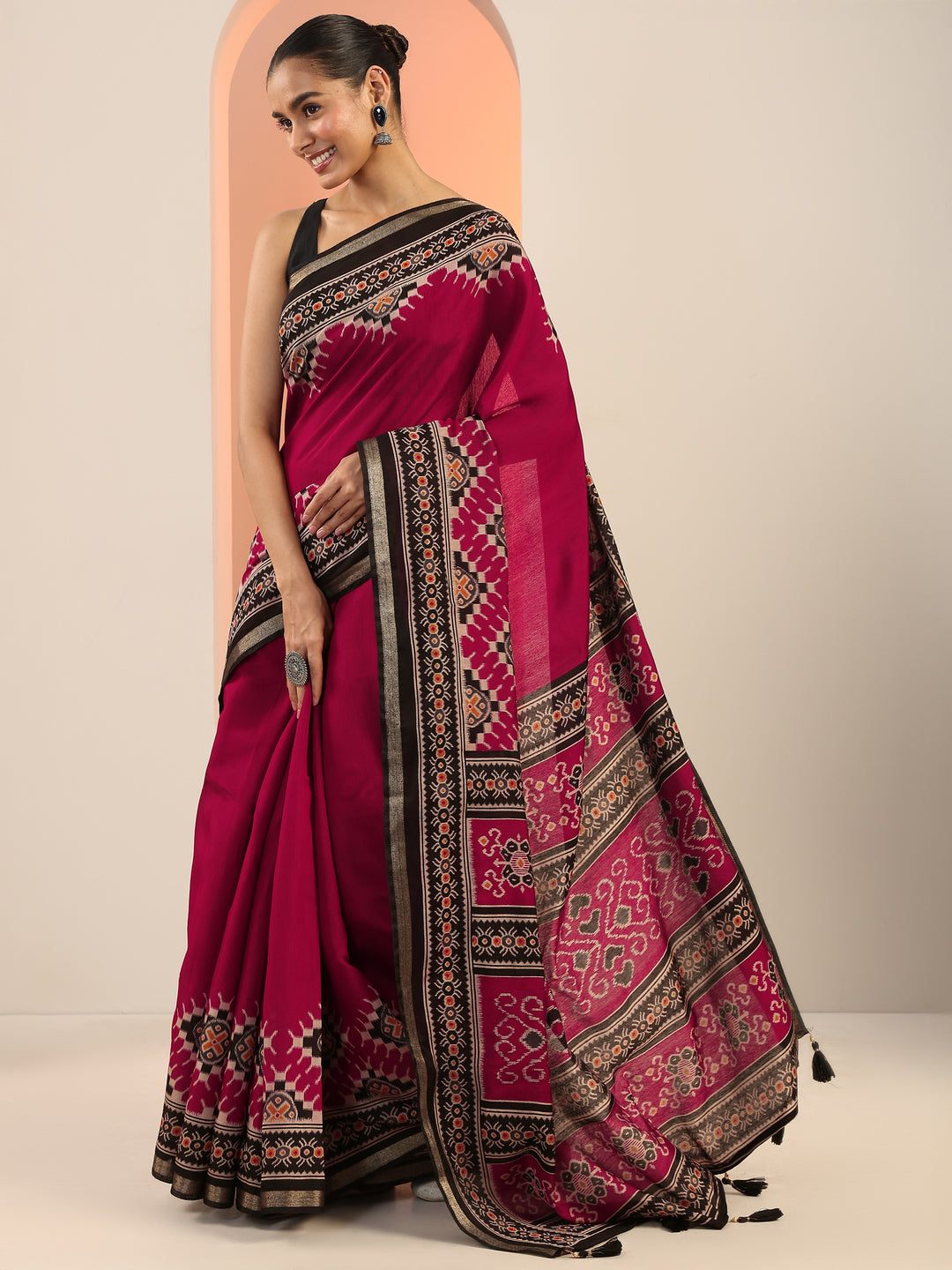  Maroon Solid Cotton Saree With Unstitched Blouse Piece 