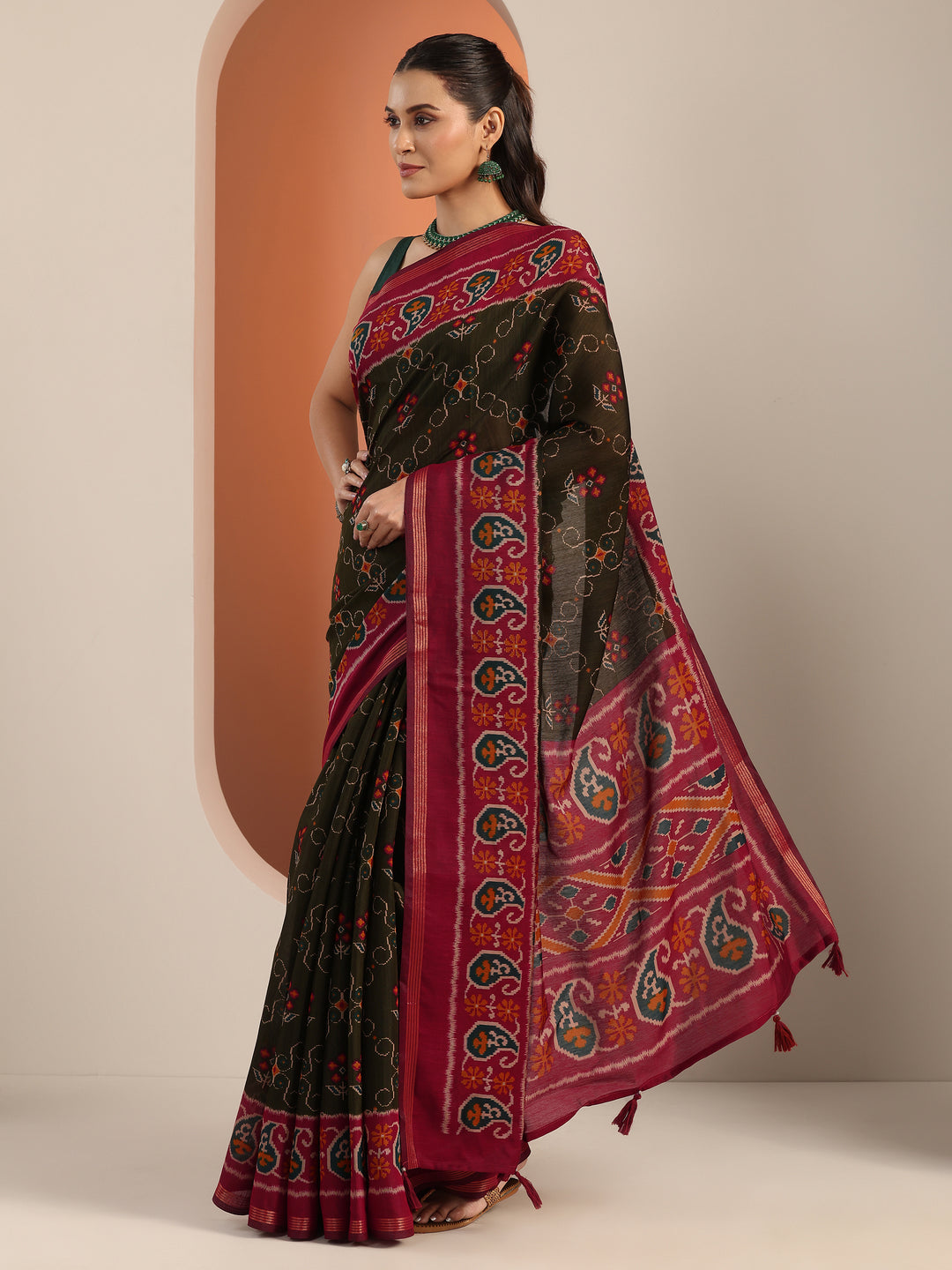  Olive Printed Cotton Blend Saree With Unstitched Blouse Piece 