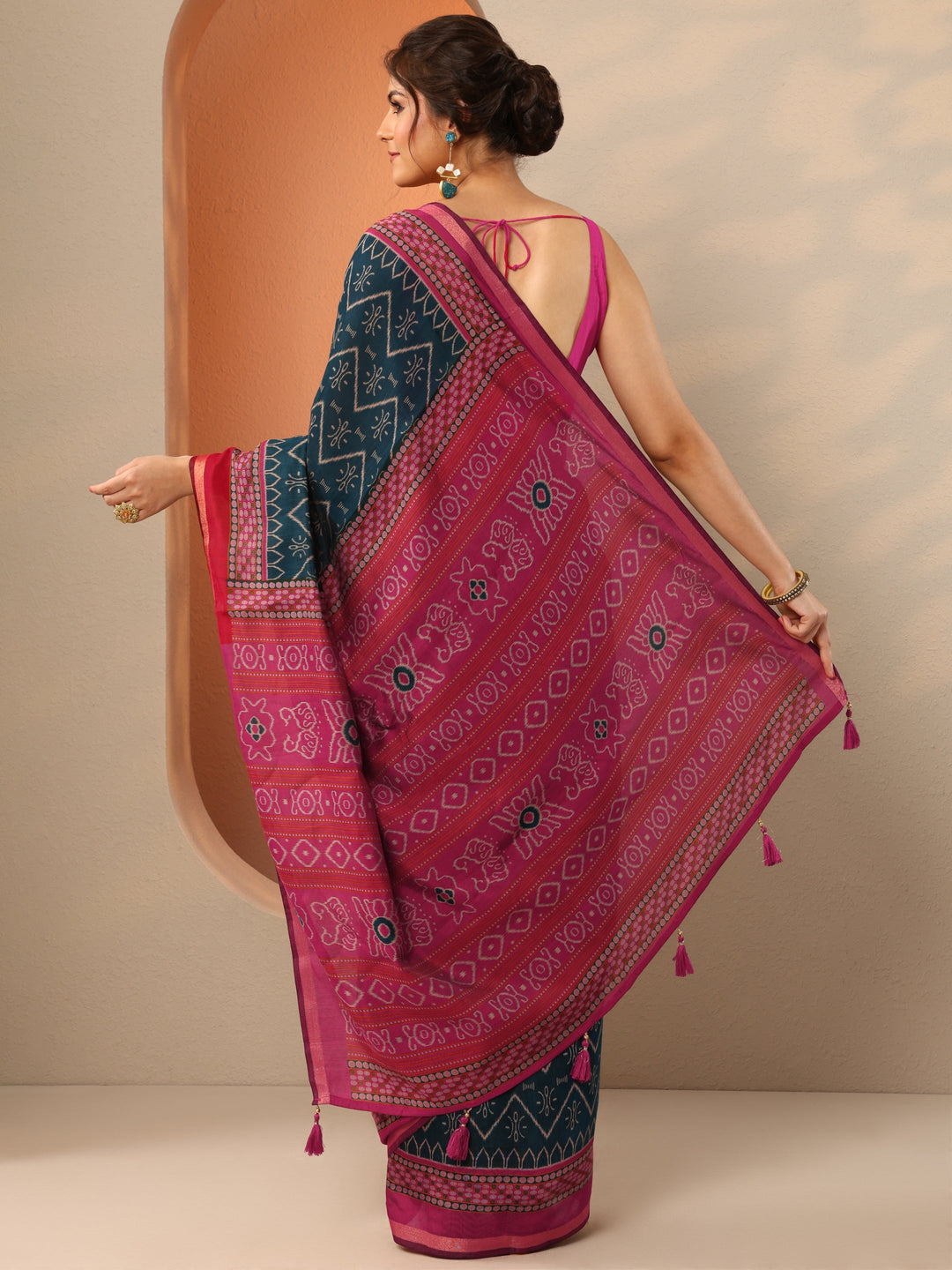  Teal Printed Cotton Saree With Unstitched Blouse Piece 