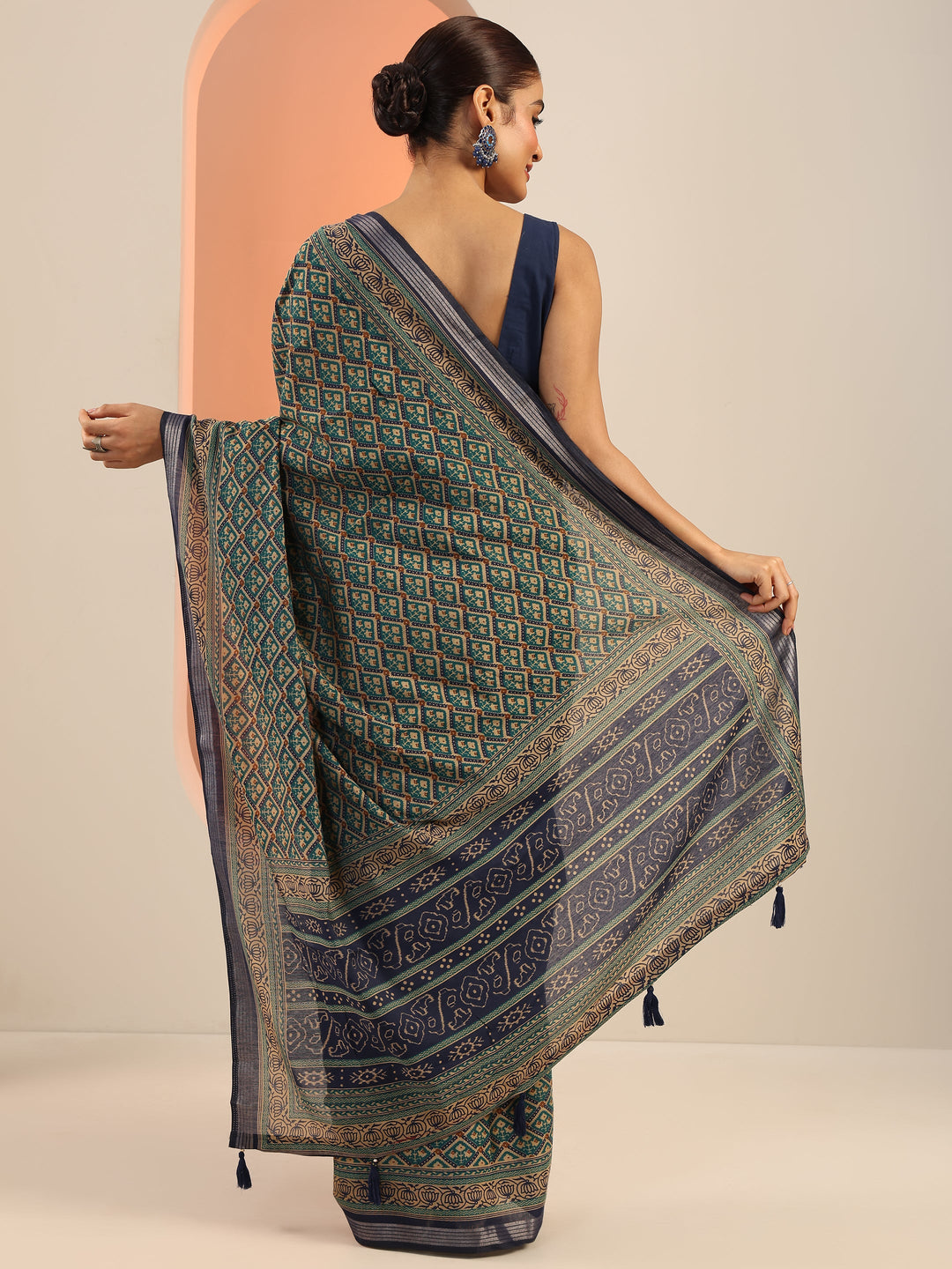  Teal Printed Cotton Saree With Unstitched Blouse Piece 