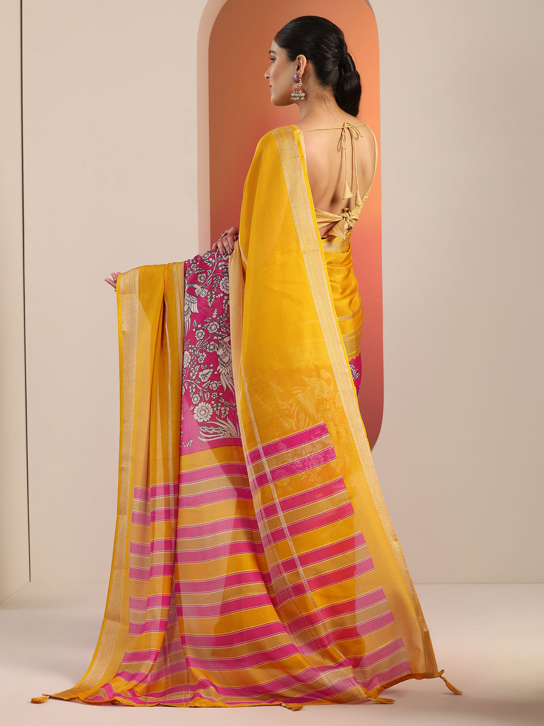  Pink Printed Crepe Saree With Unstitched Blouse Piece 