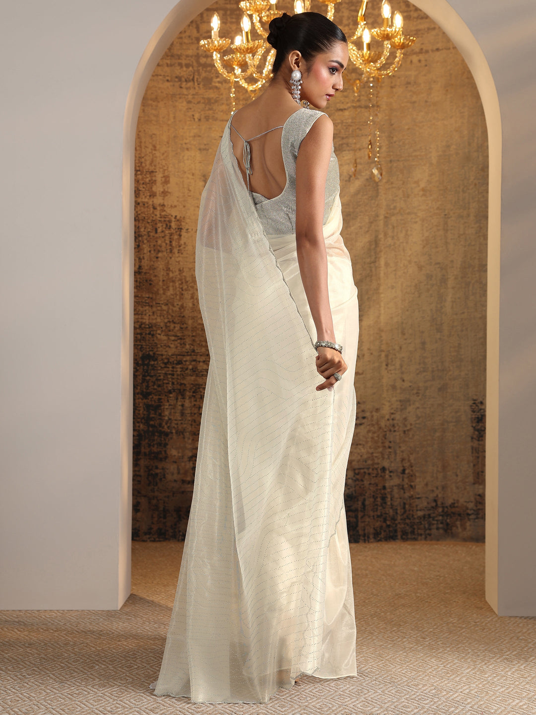  Off White Embellished Organza Saree With Unstitched Blouse Piece 