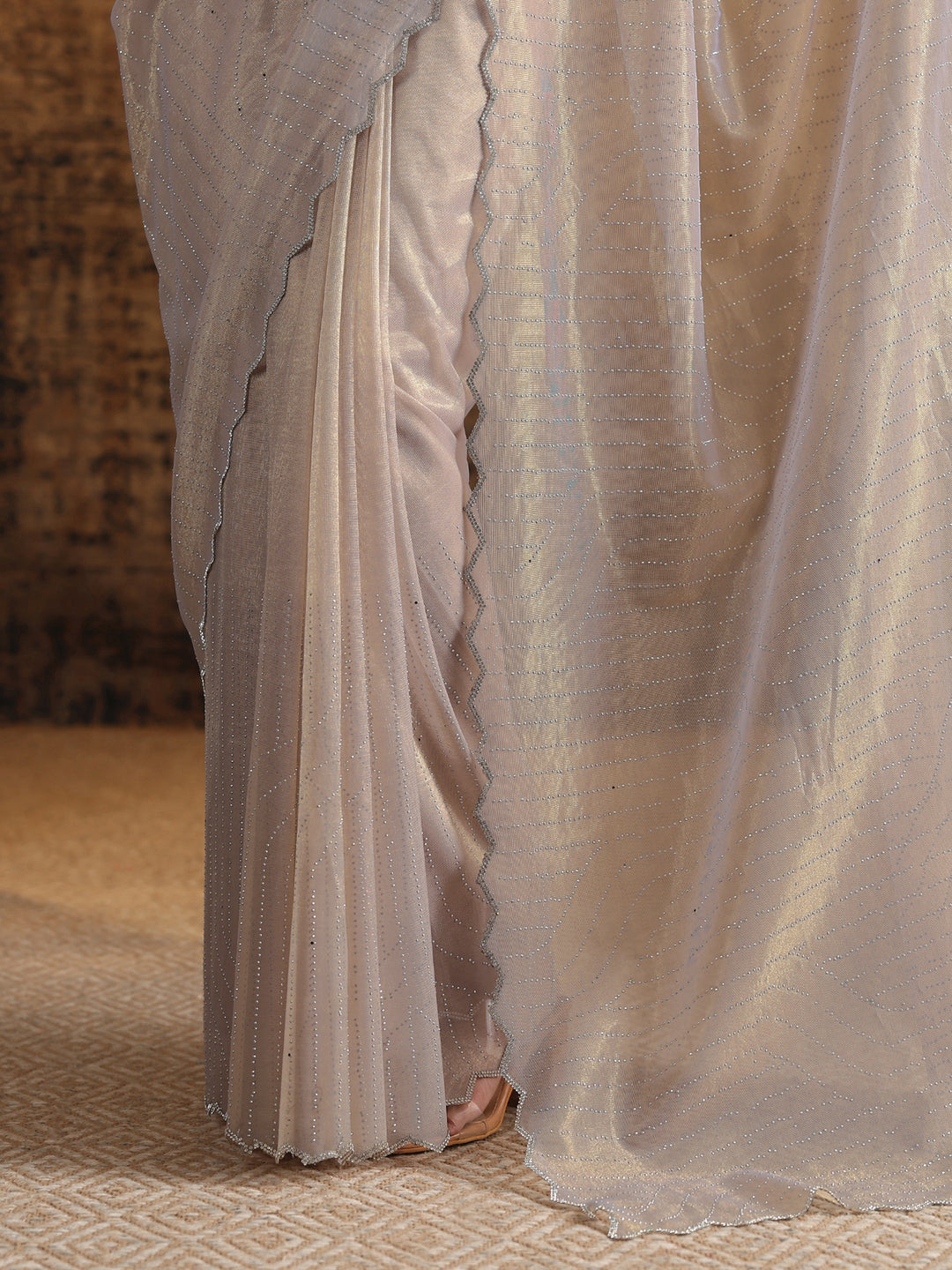  Mauve Embellished Organza Saree With Unstitched Blouse Piece 