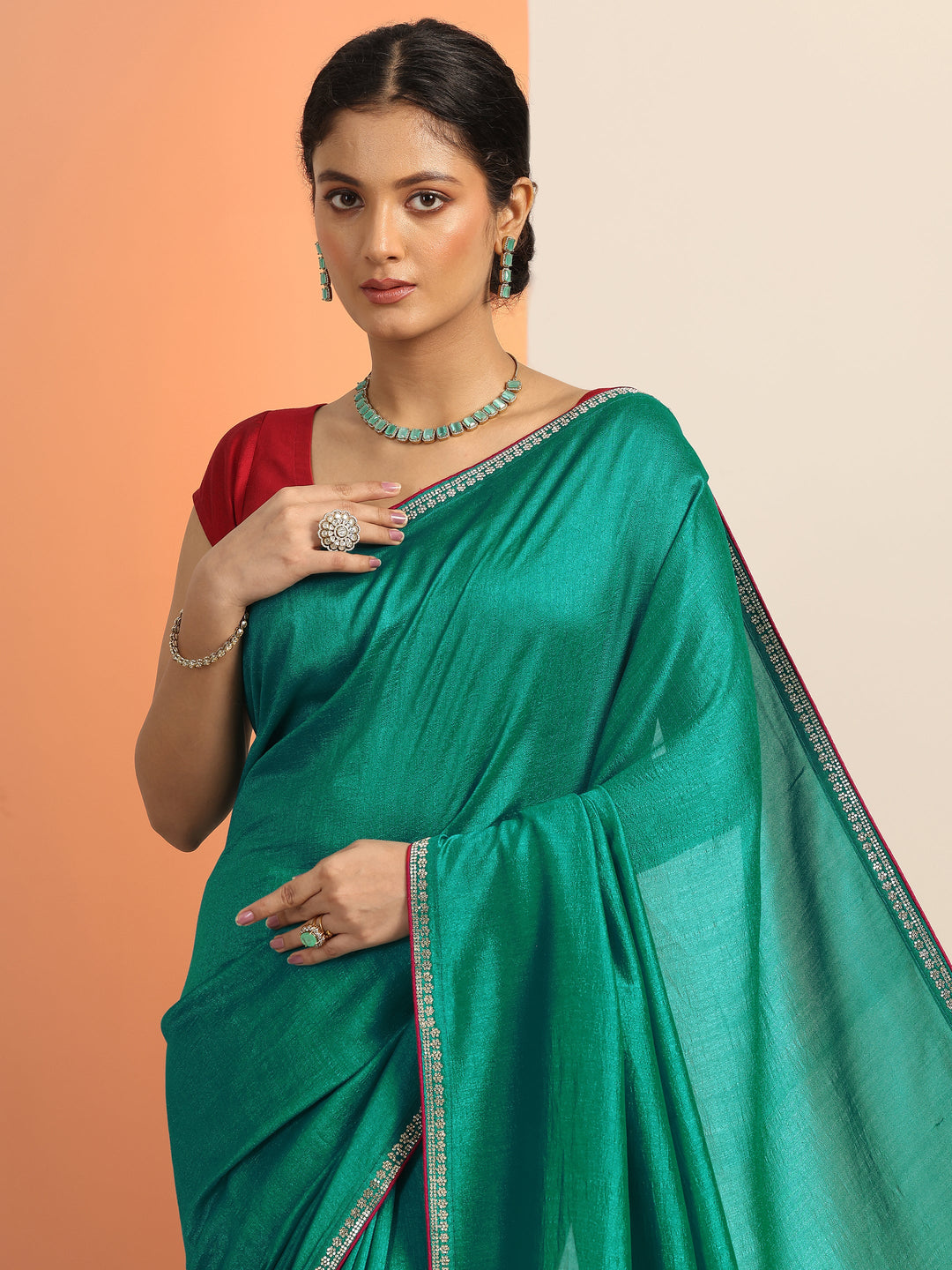  Green Solid Silk blend Saree With Unstitched Blouse Piece 