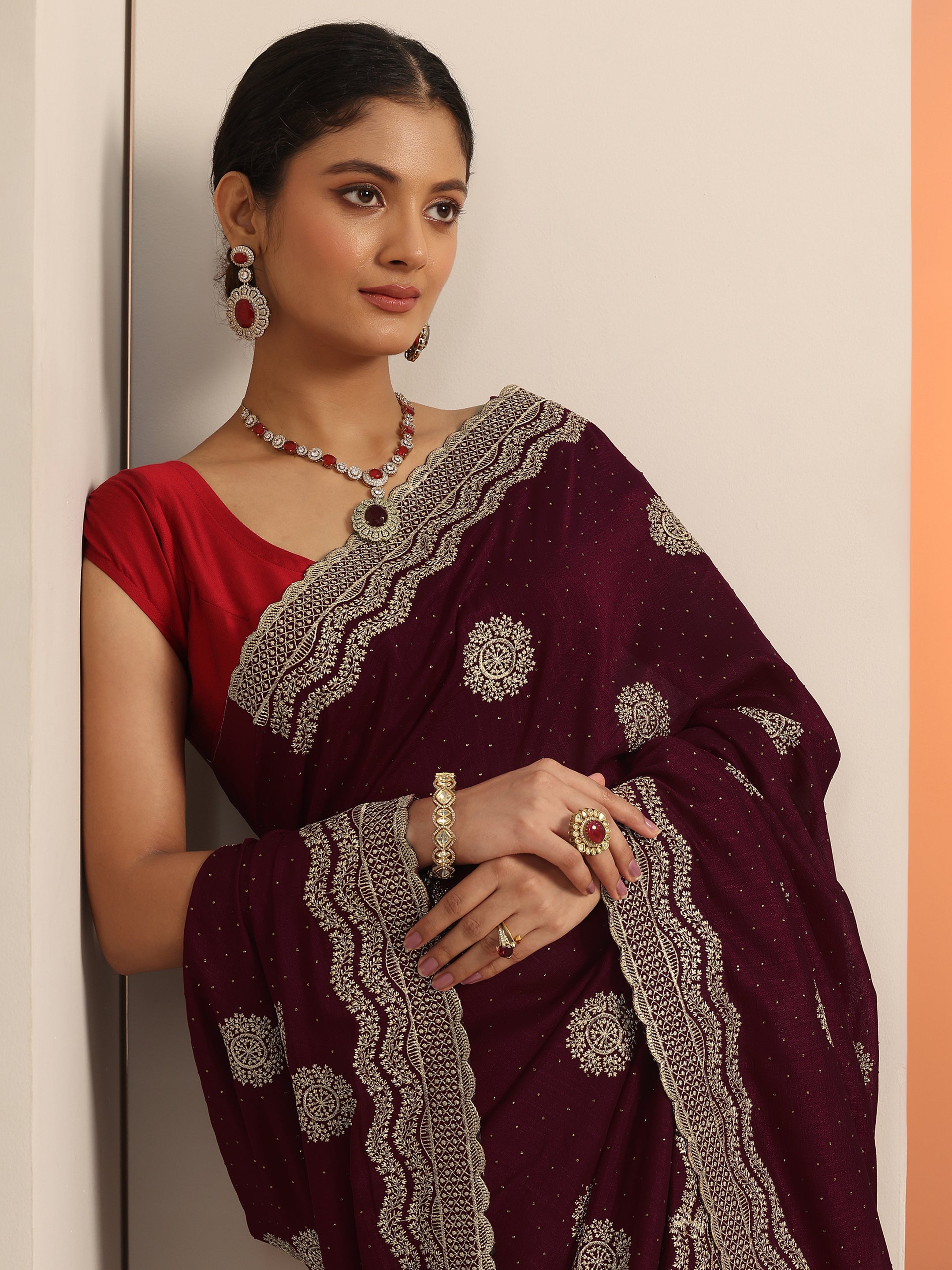 Maroon Embellished Silk Blend Saree With Unstitched Blouse Piece-image-16