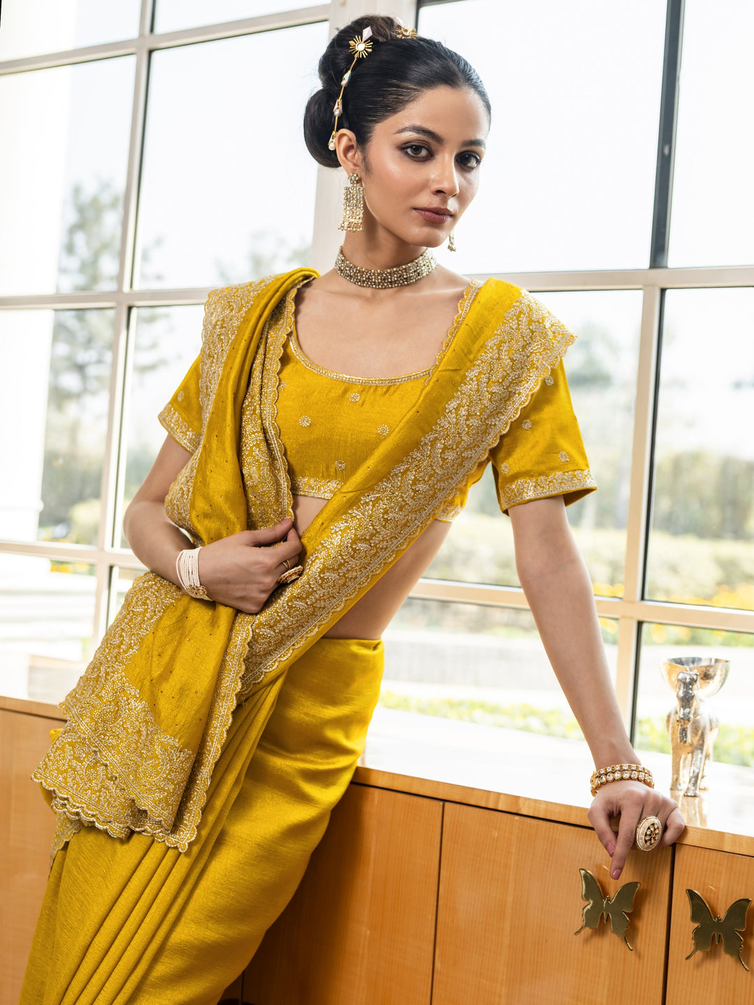  Yellow Embellished Silk blend Saree With Unstitched Blouse Piece 