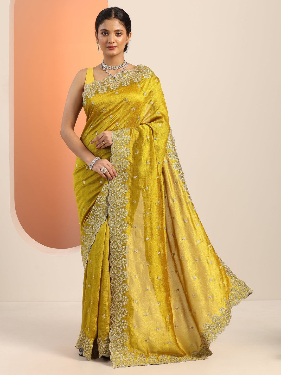 Mustard Embroidered Silk blend Saree With Unstitched Blouse Piece