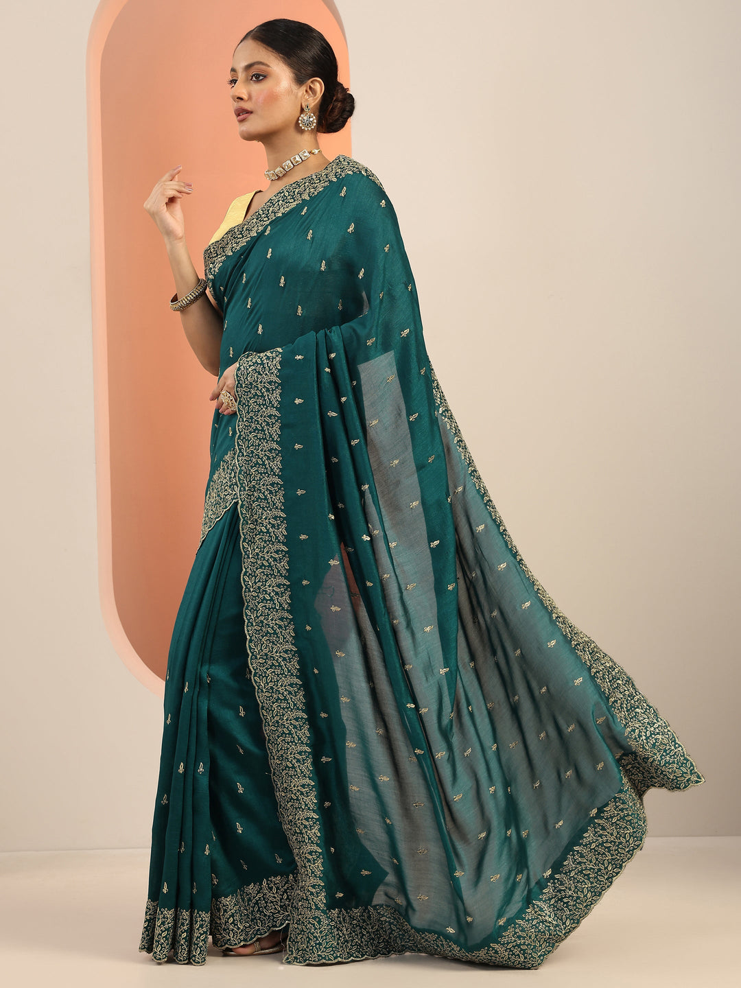  Teal Embroidered Silk Blend Saree With Unstitched Blouse Piece 