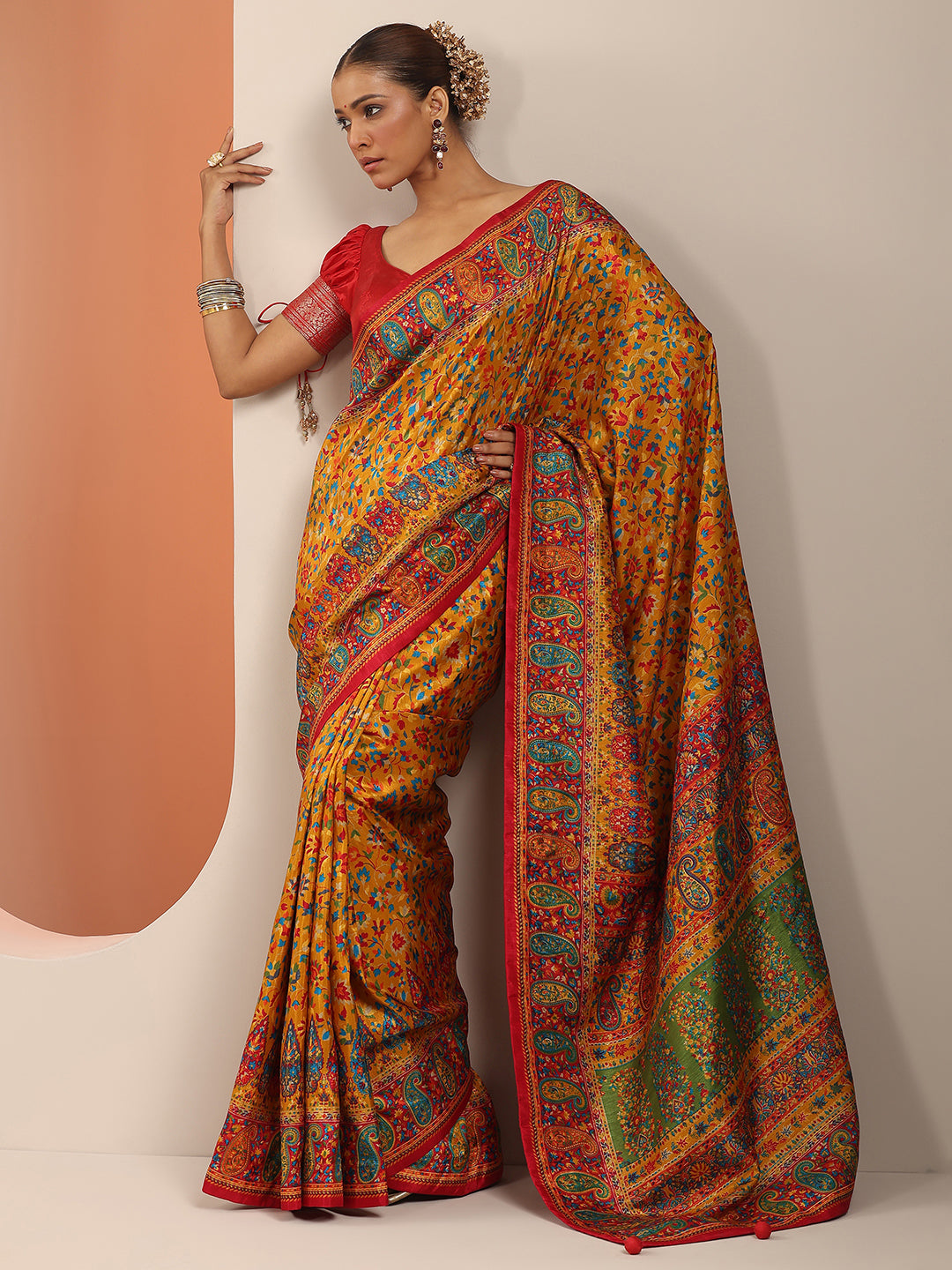  Mustard Printed Silk Blend Saree With Unstitched Blouse Piece 