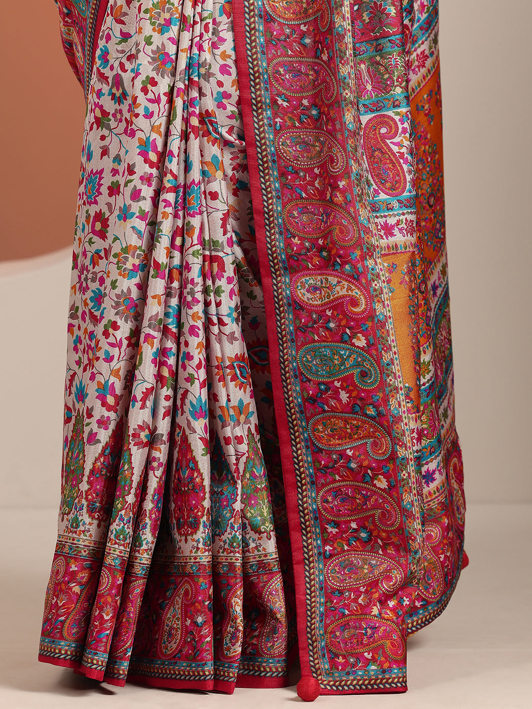  Multi Printed Silk Blend Saree With Unstitched Blouse Piece 