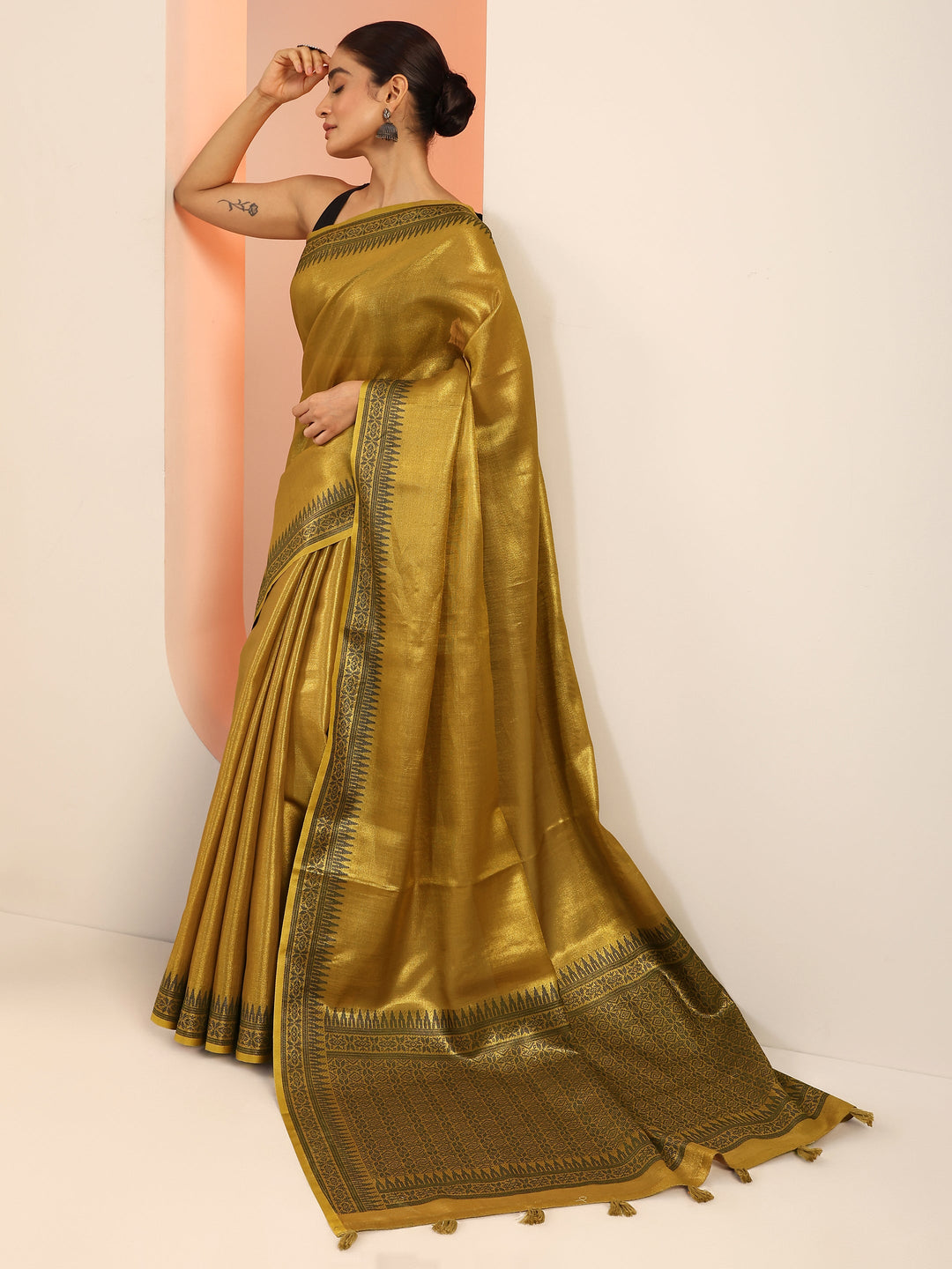  Gold Solid Silk Saree With Unstitched Blouse Piece 