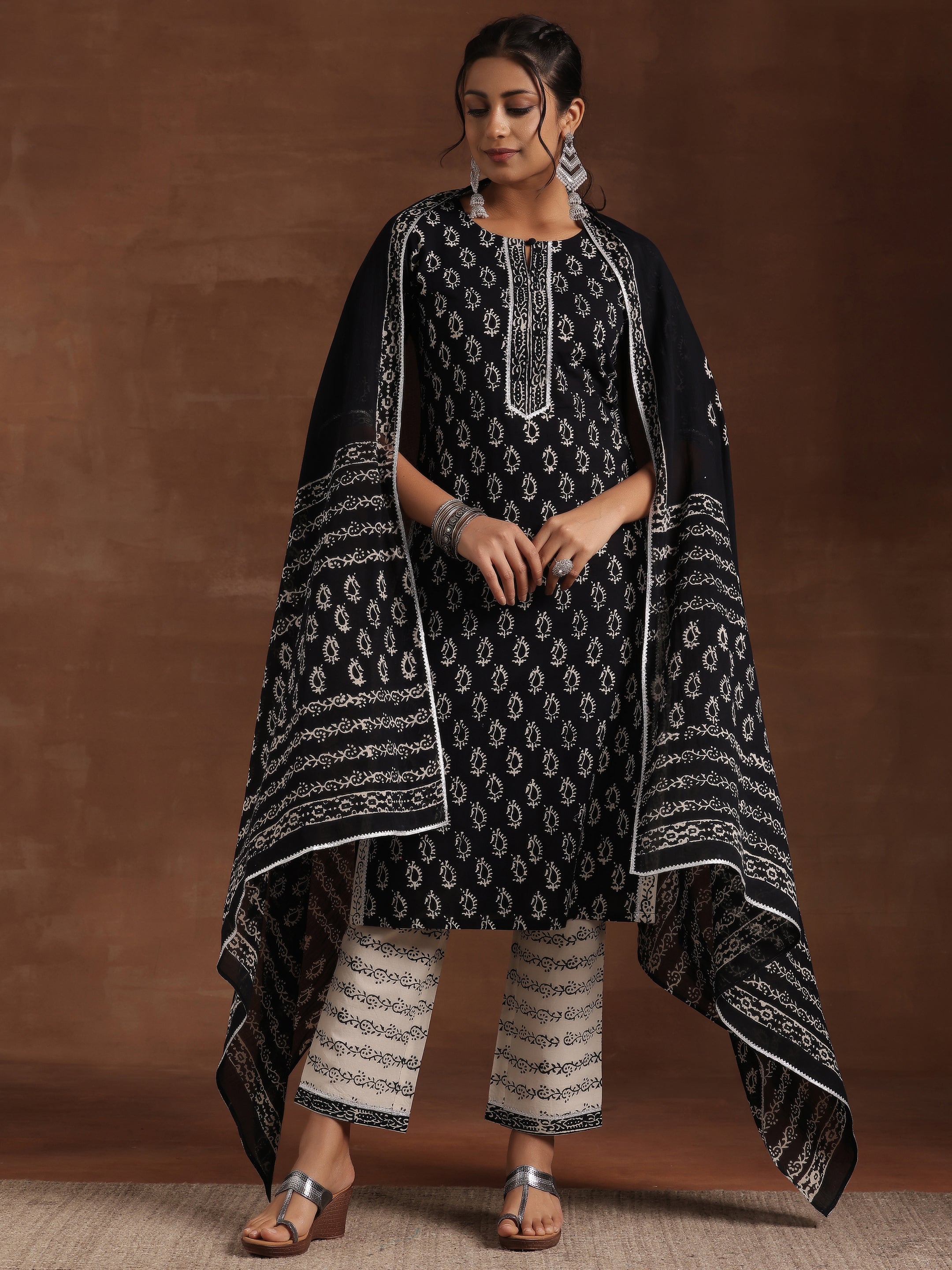 libas Black Printed Cotton Straight Suit With Dupatta-picture-39
