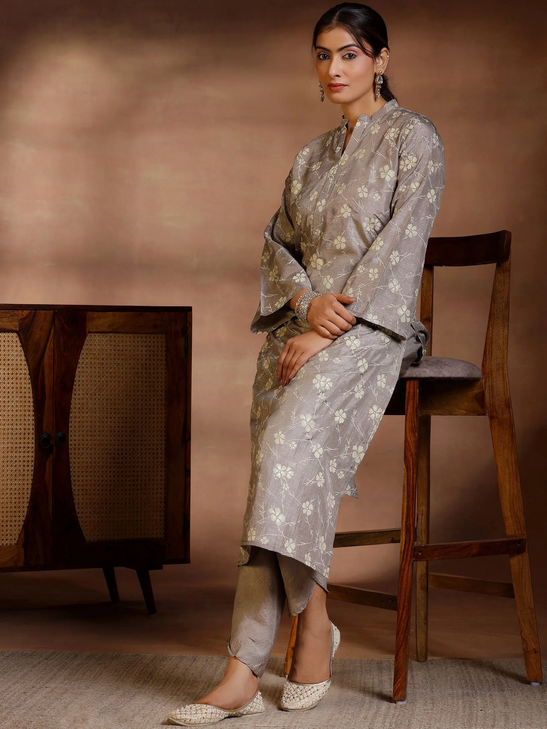  Grey Printed Silk Blend Straight Kurta Set 