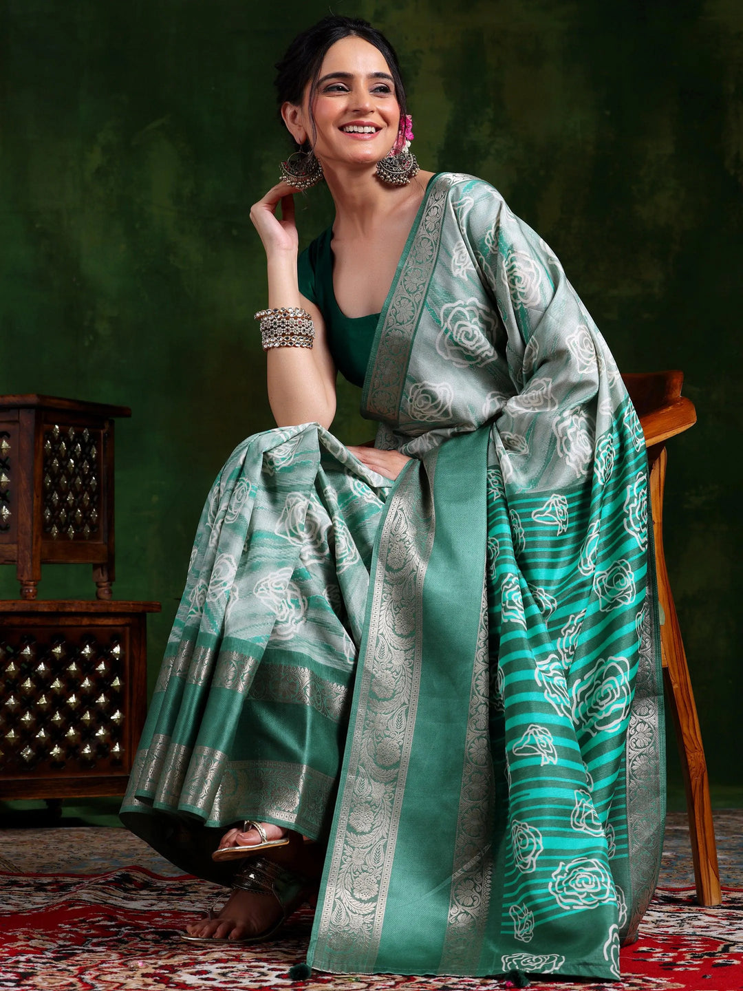 Green Printed Silk Blend Saree With Unstitched Blouse Piece - Libas 
