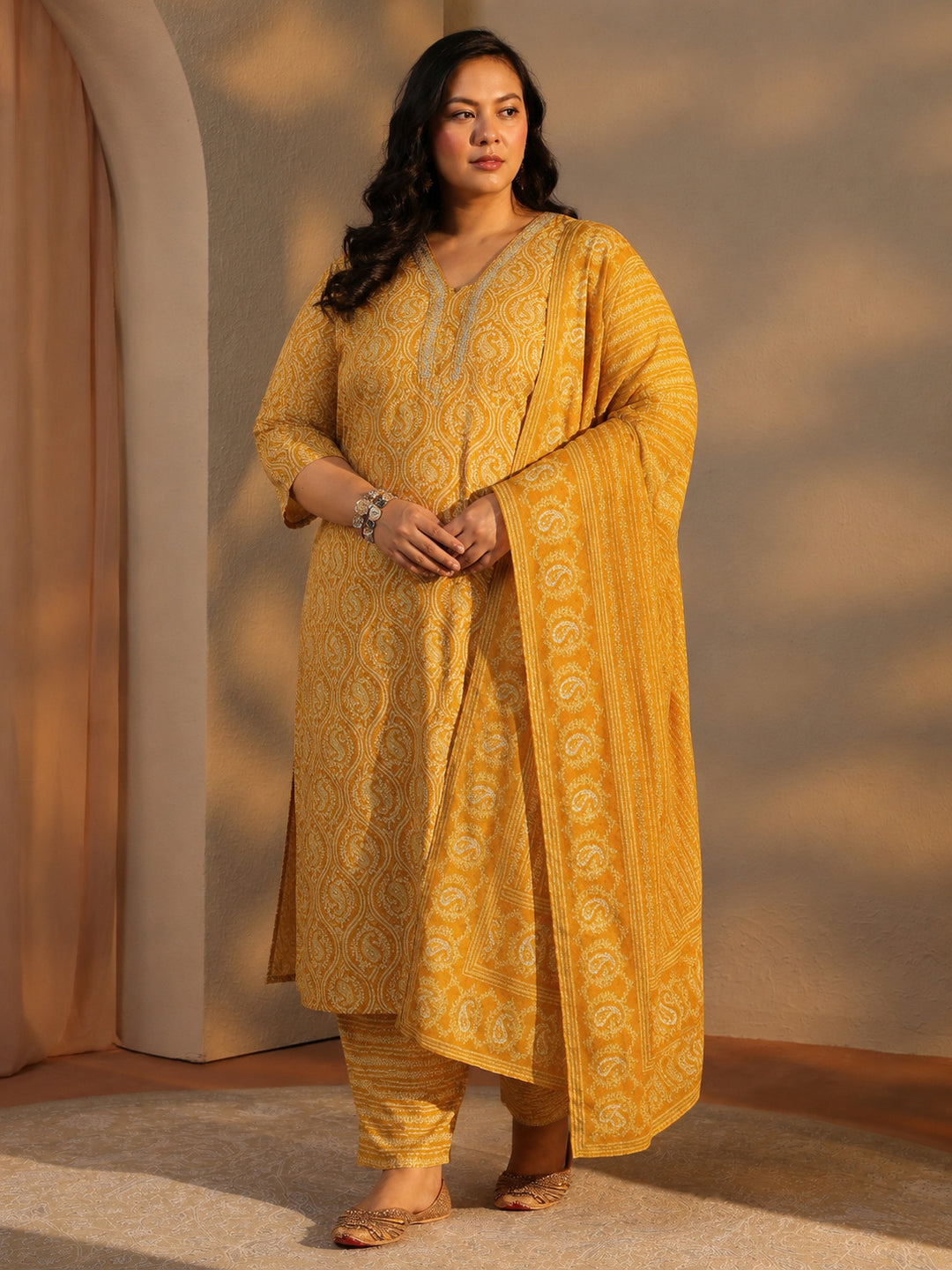  Plus Size Yellow Paisley Printed Cotton Straight Suit Set 