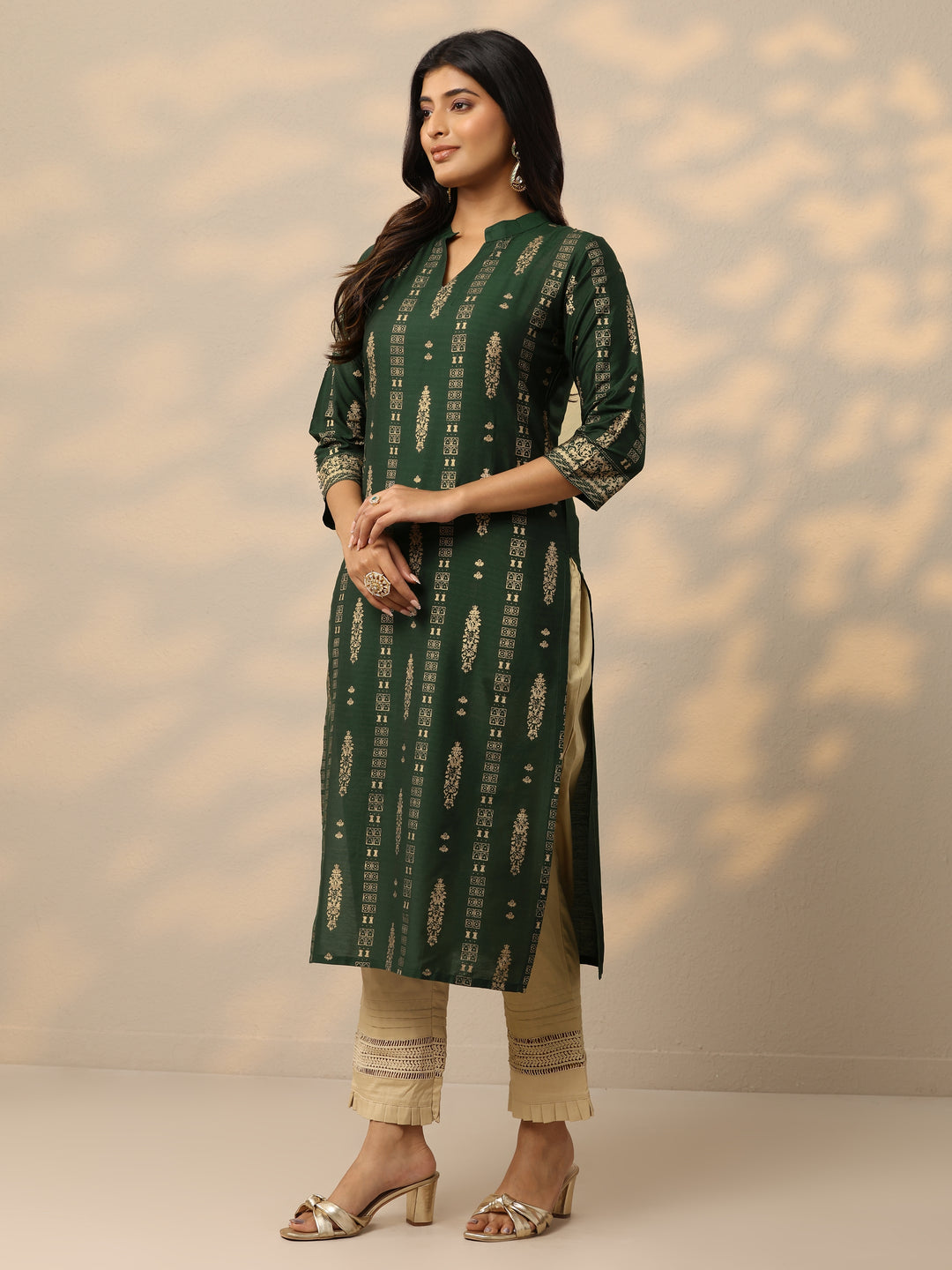  Green Printed Silk Straight Kurta 